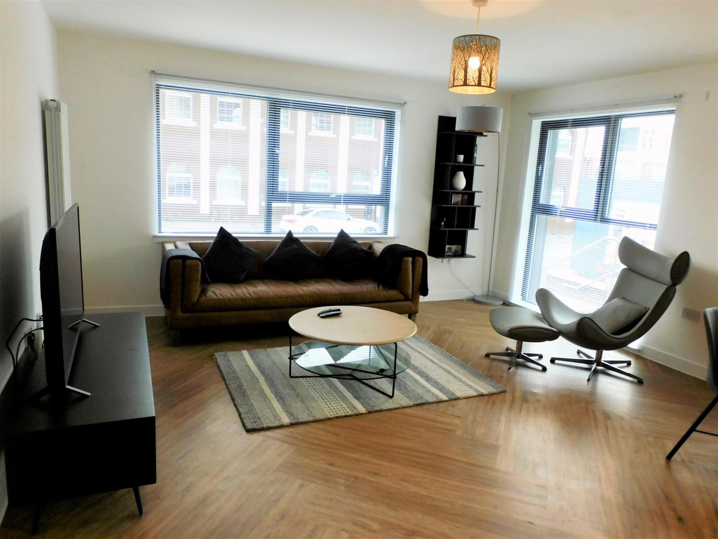 Brand new gorgeous 2 bed Apt in Finnieston view 2