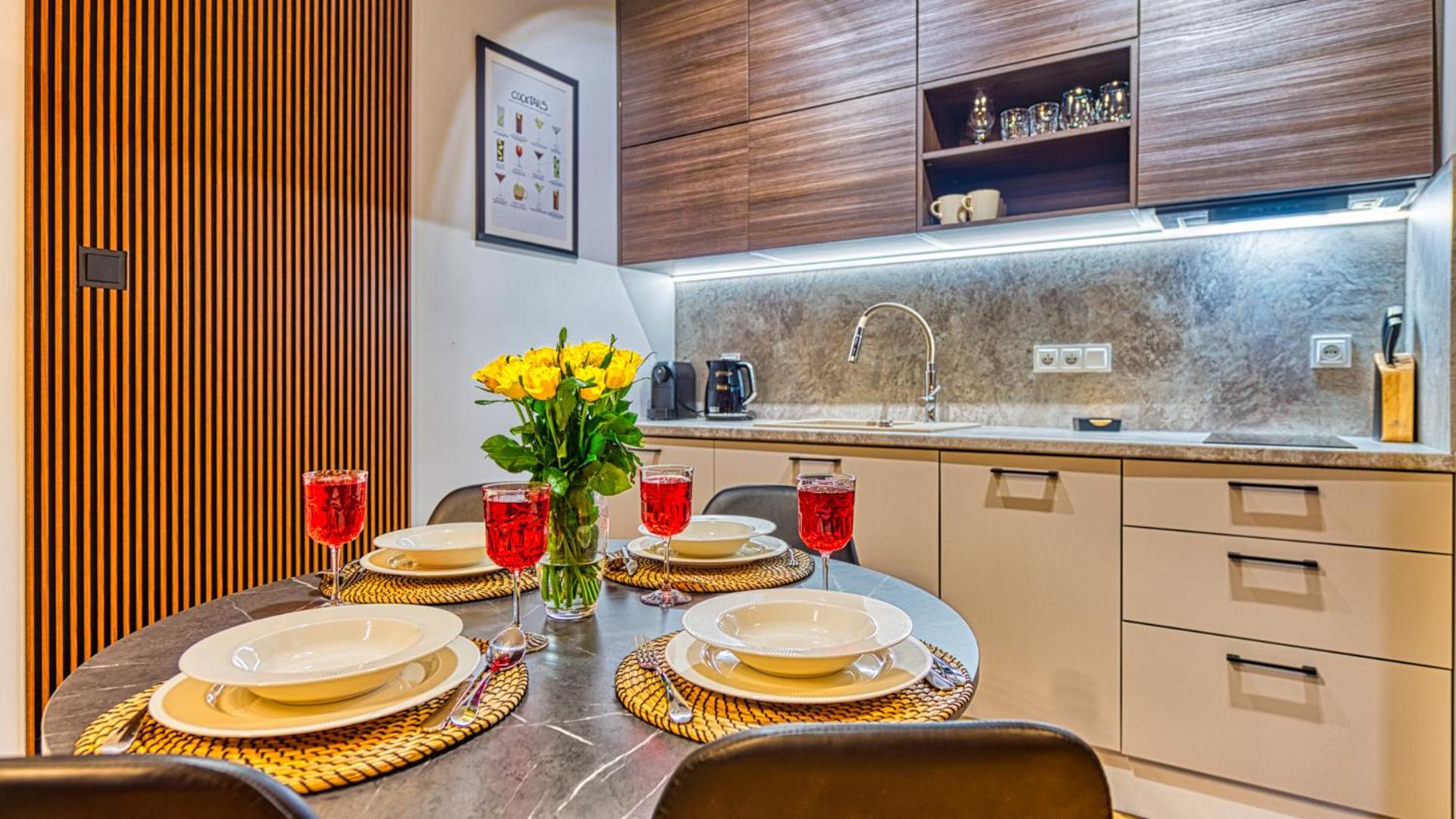 Apartamenty z basenem i saunami STONE HILL RESORT II VIP Centrum by Royal Aparts