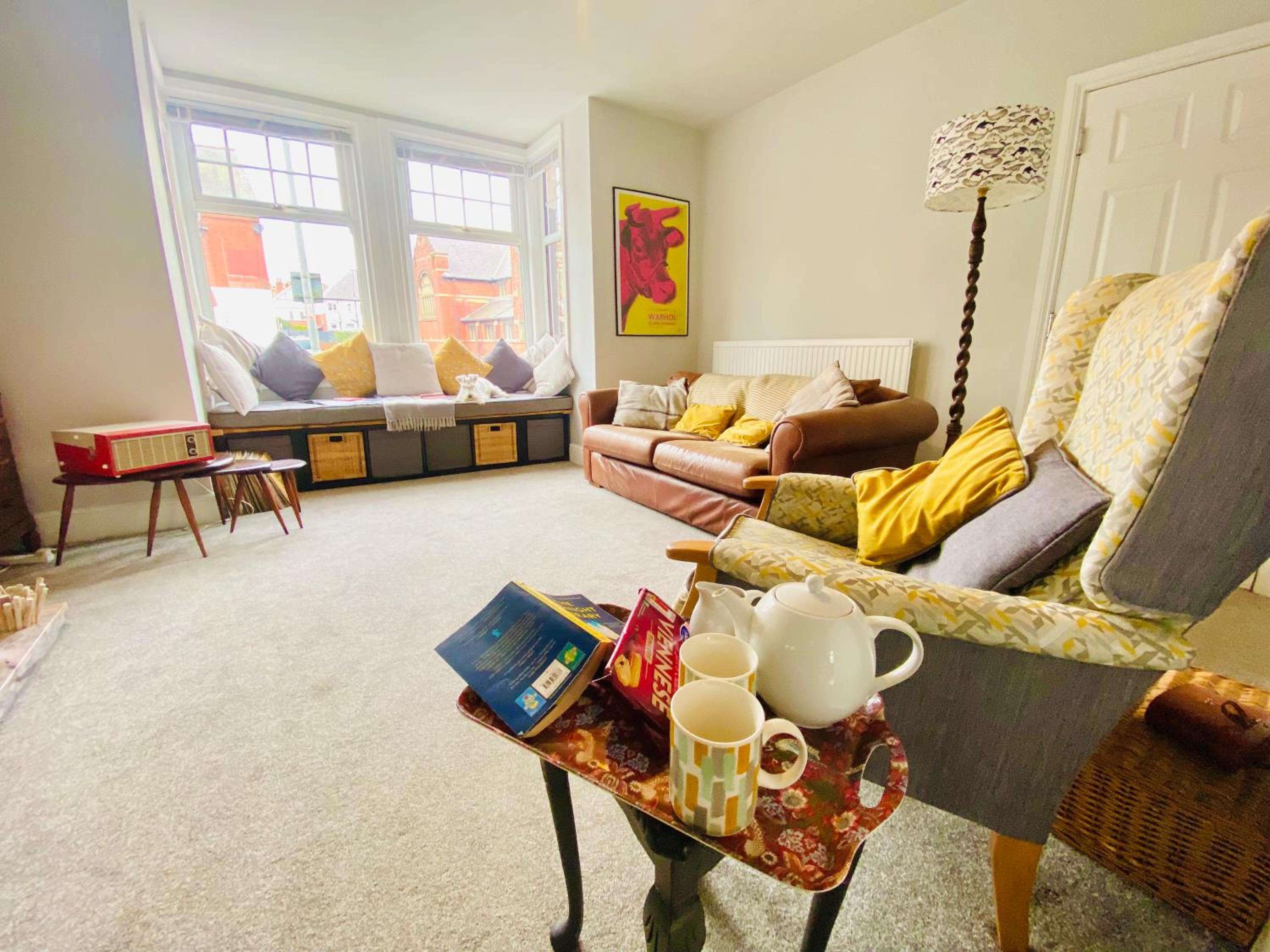 Vere House, Apartment 1, spacious & great location view 3