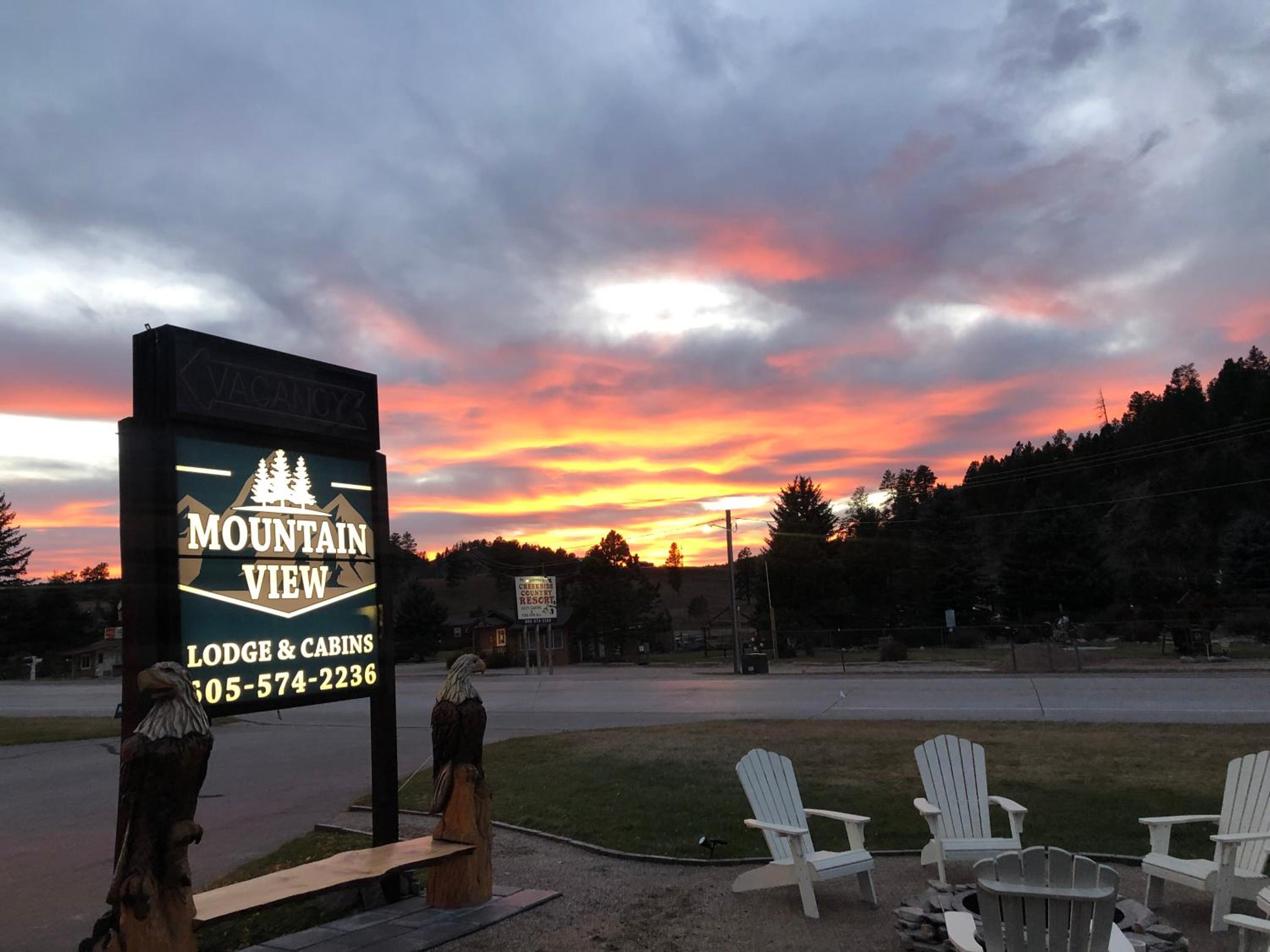 Mountain View Lodge & Cabins