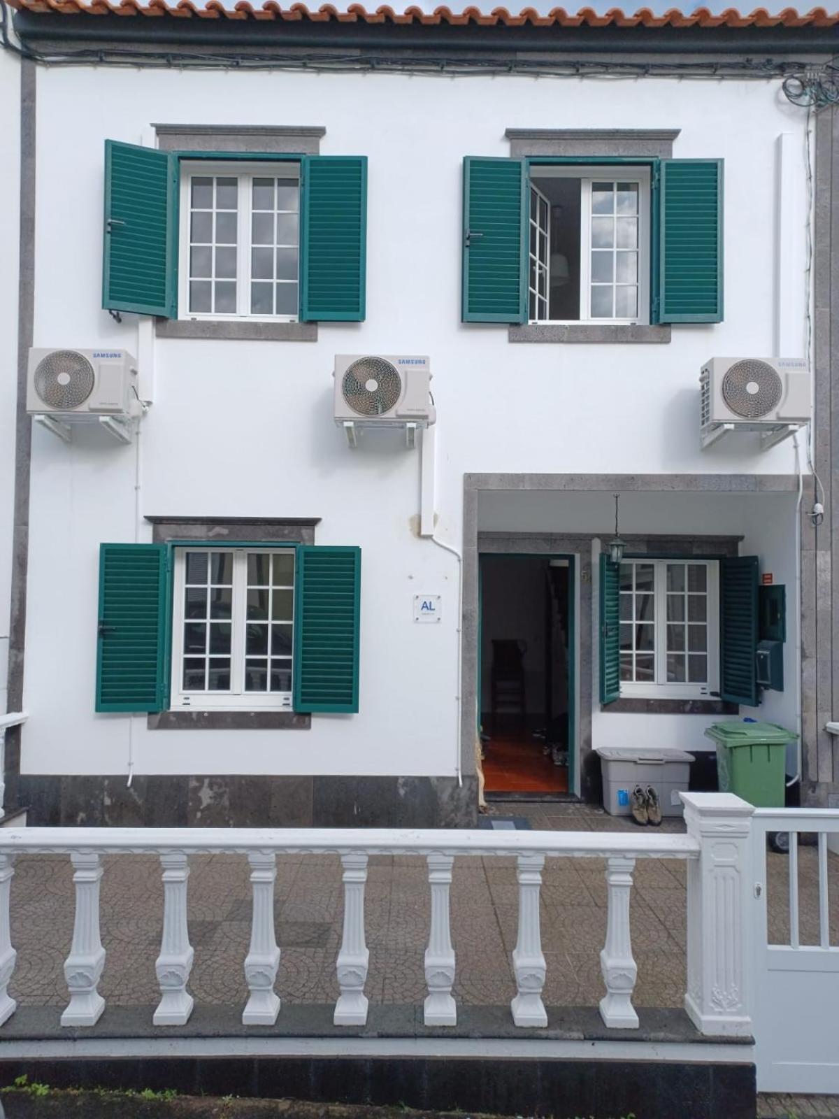 Espírito Azul Guest House - Rooms To Rent, 2 minutes walking from the beach, Marina and our Dive Center view 3