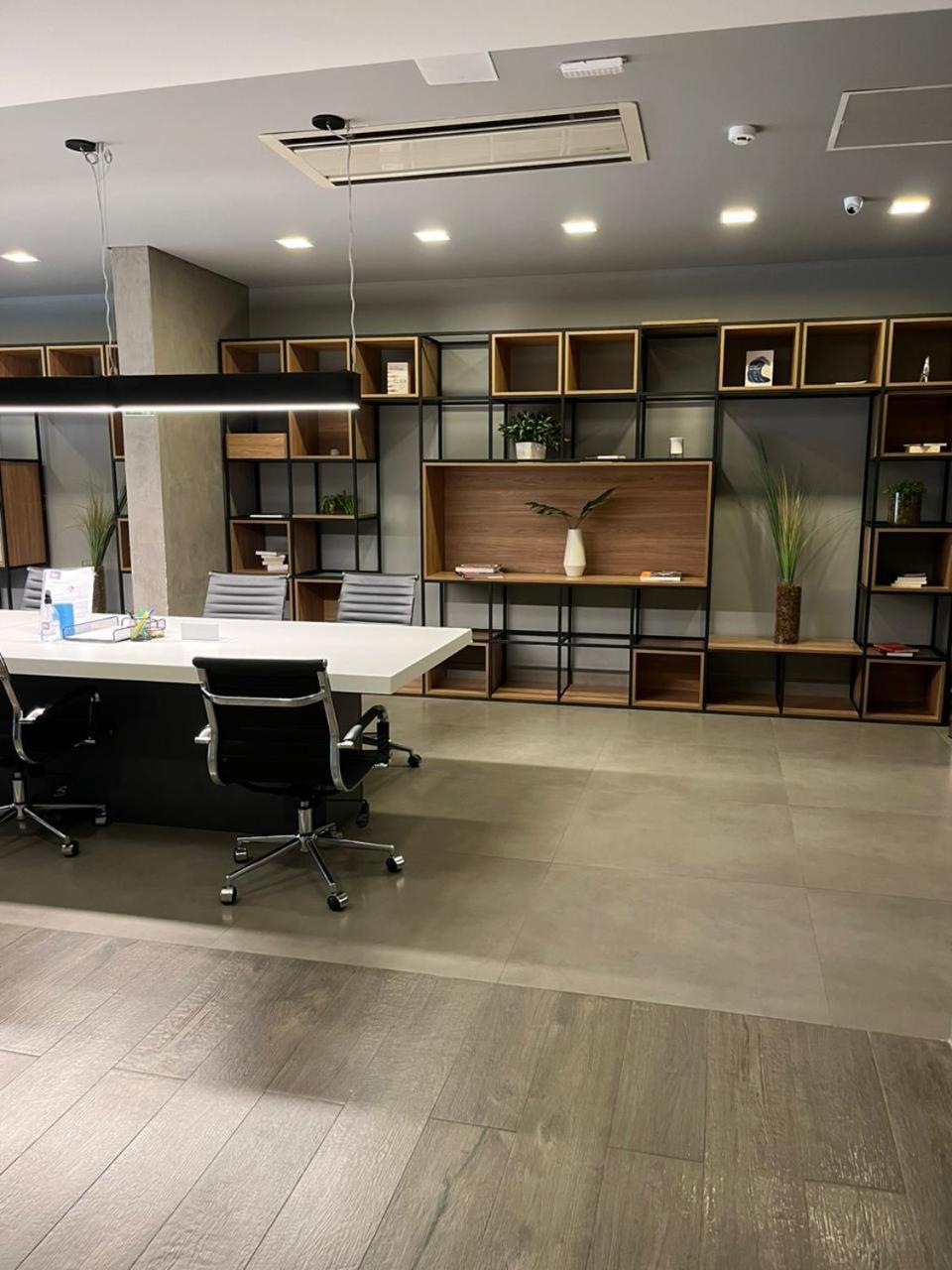 Flat Deluxe com Varanda e Vista no Jardins - VN Capote Luxuoso