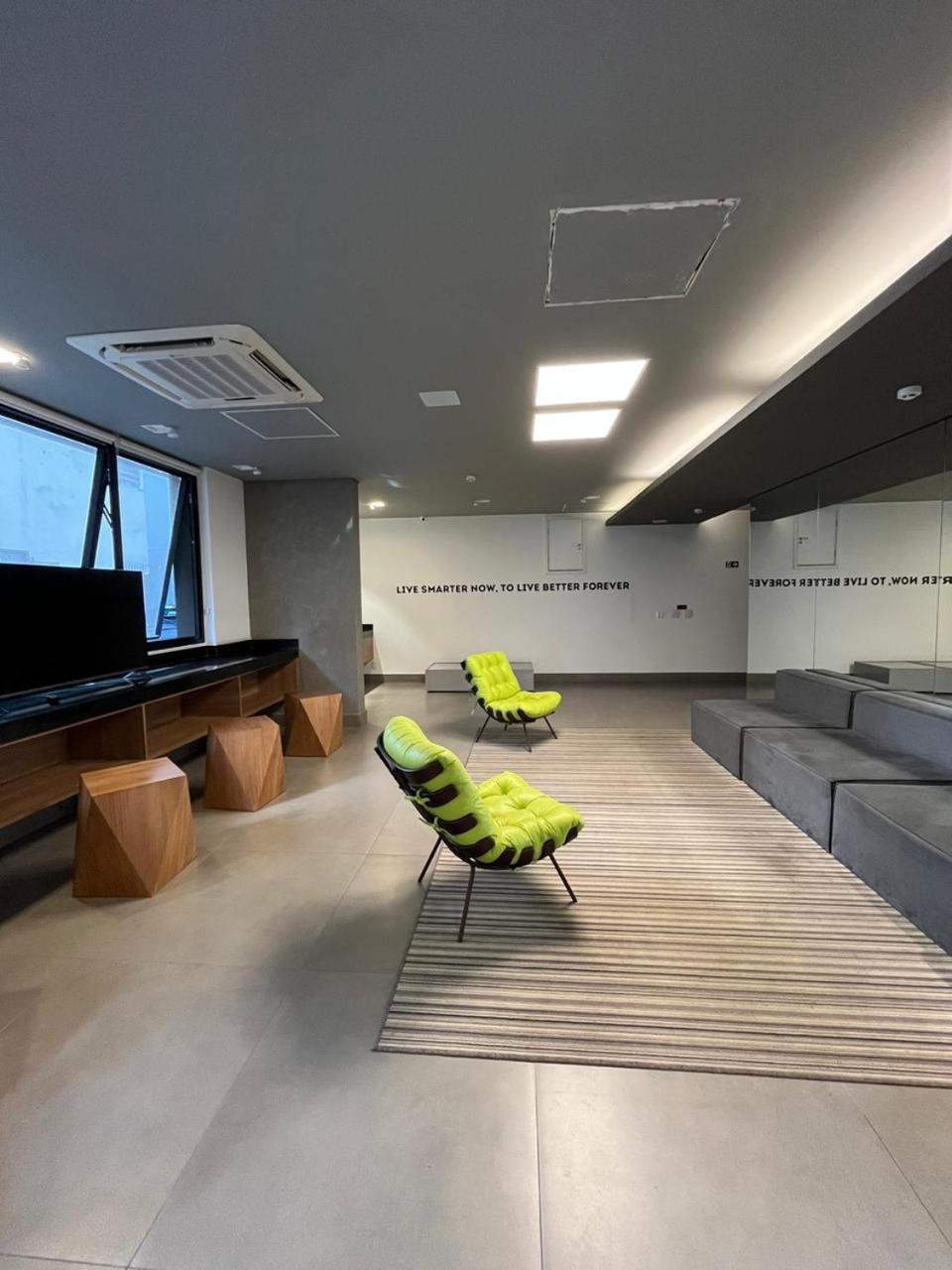Flat Deluxe com Varanda e Vista no Jardins - VN Capote Luxuoso