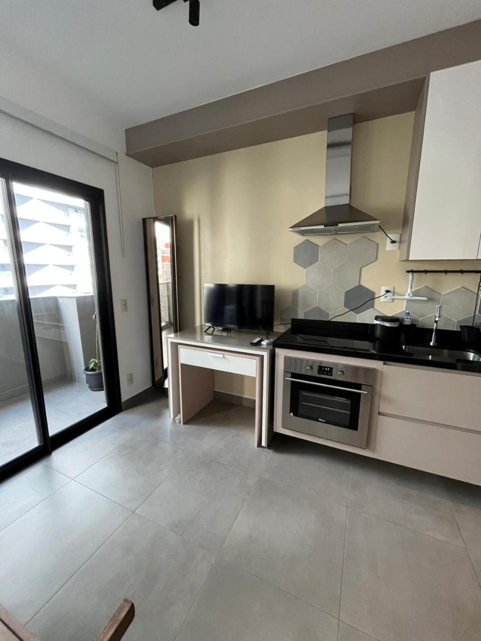 Flat Deluxe com Varanda e Vista no Jardins - VN Capote Luxuoso