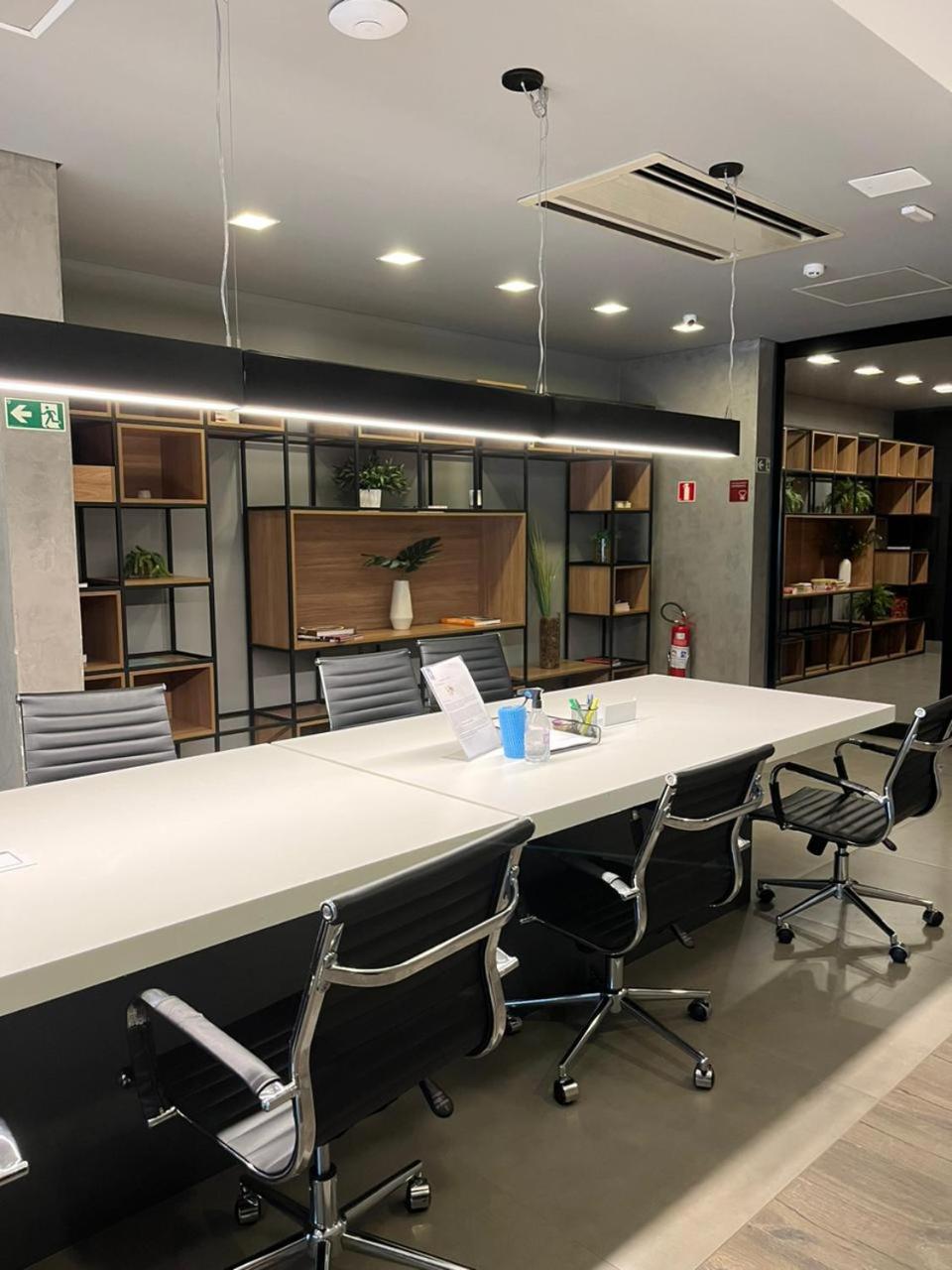 Flat Deluxe com Varanda e Vista no Jardins - VN Capote Luxuoso