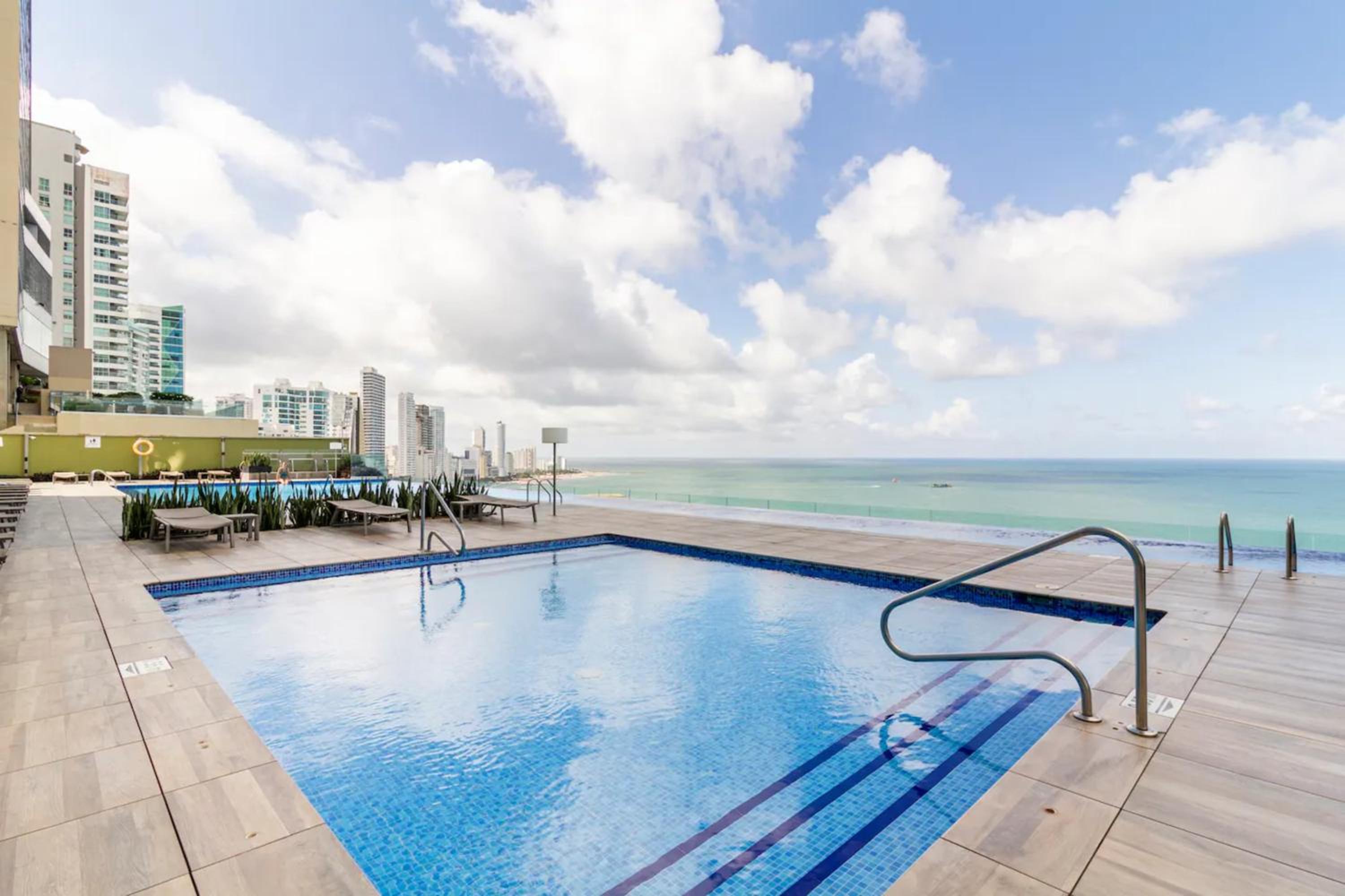Apartasuites Edificio H2 - Vistas al Mar & Bahia