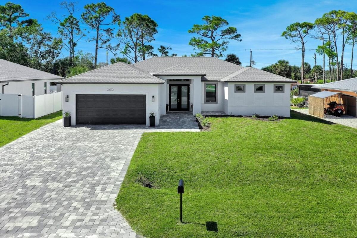 Hotel Luxury Retreat in Secret Paradise - Image 1