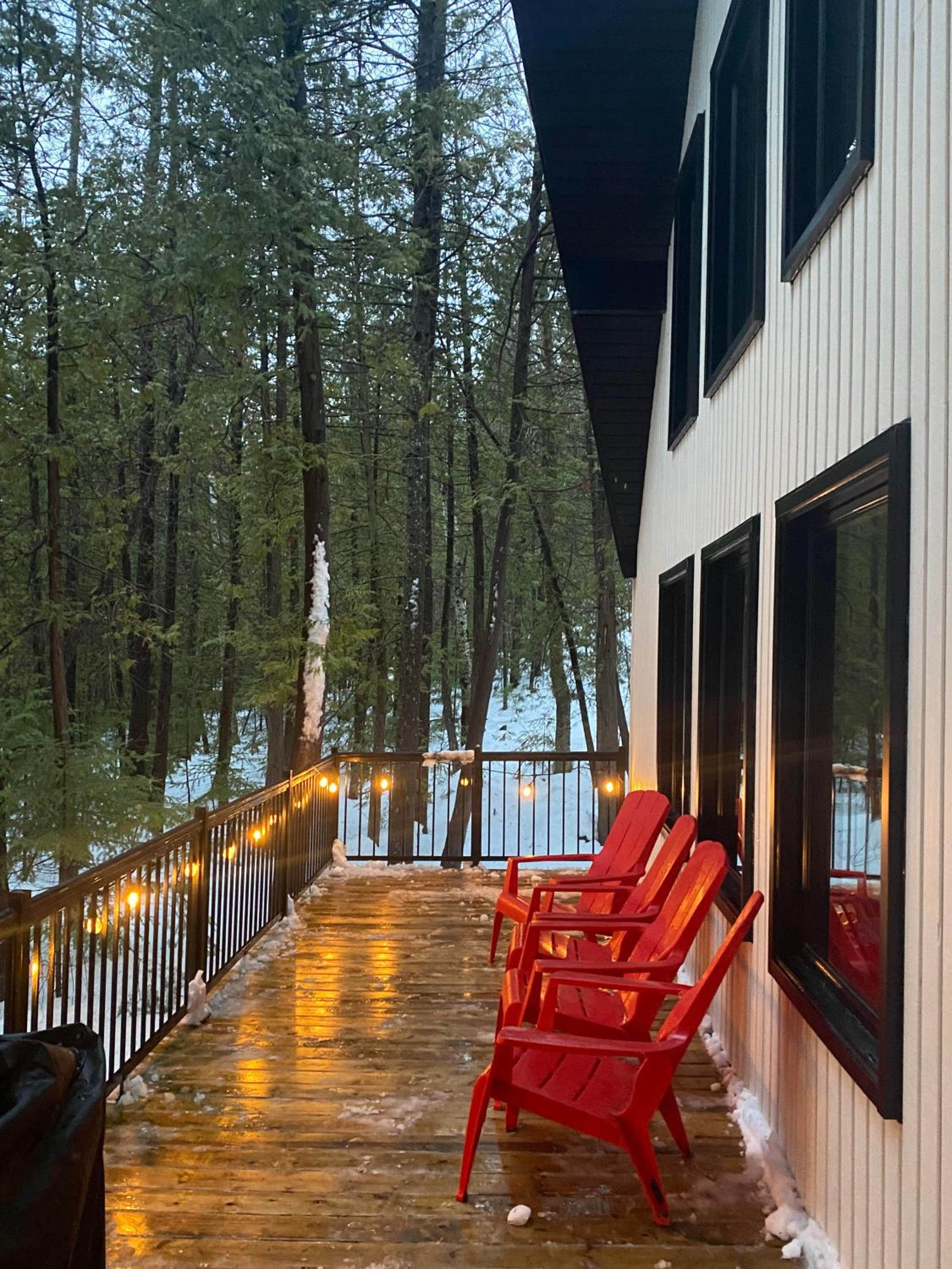Serendipity Hideaway Spring Lakefront Gem SUPs & Boats - Firewood Included, 10 on 10