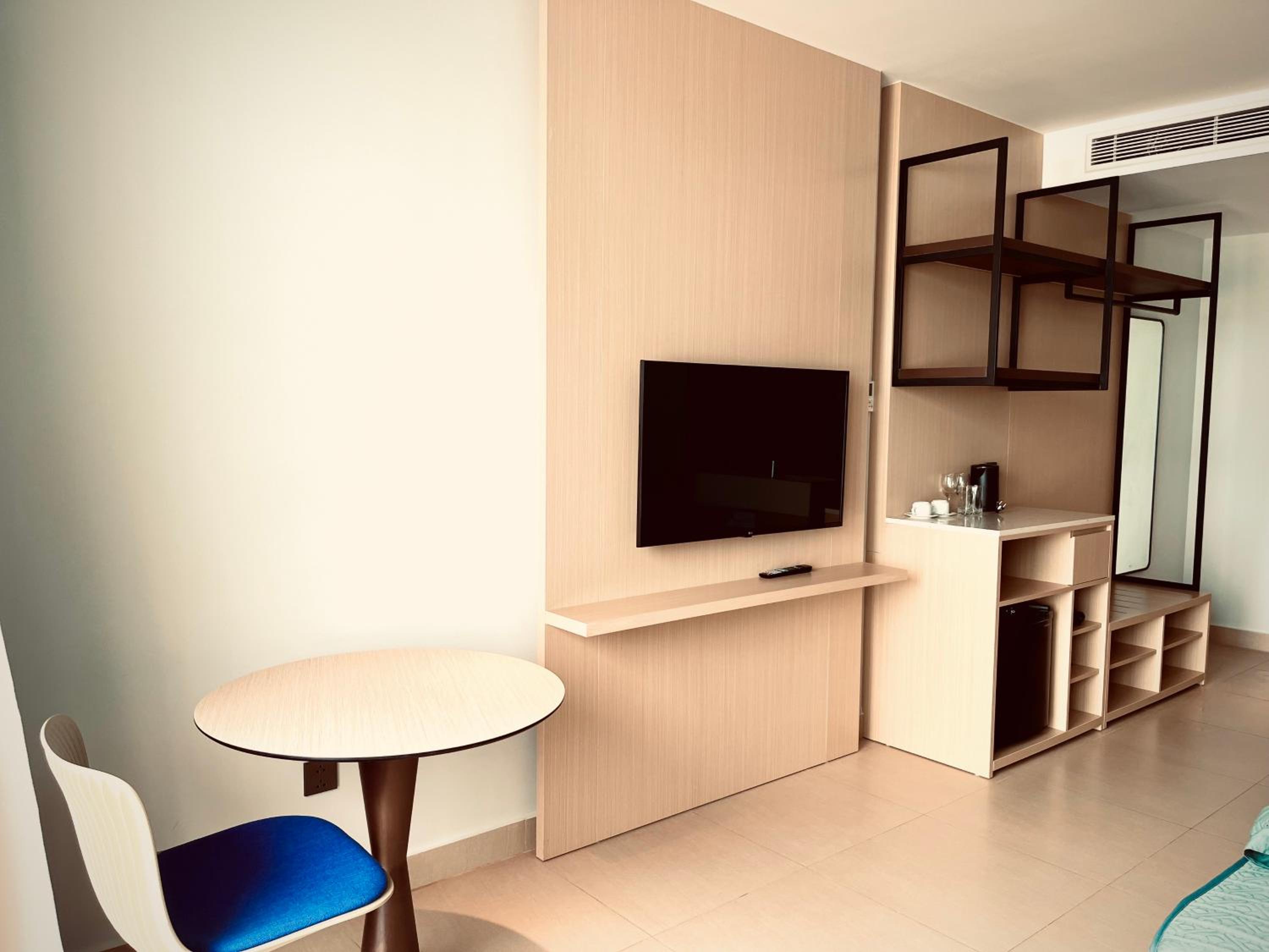 Photo 6