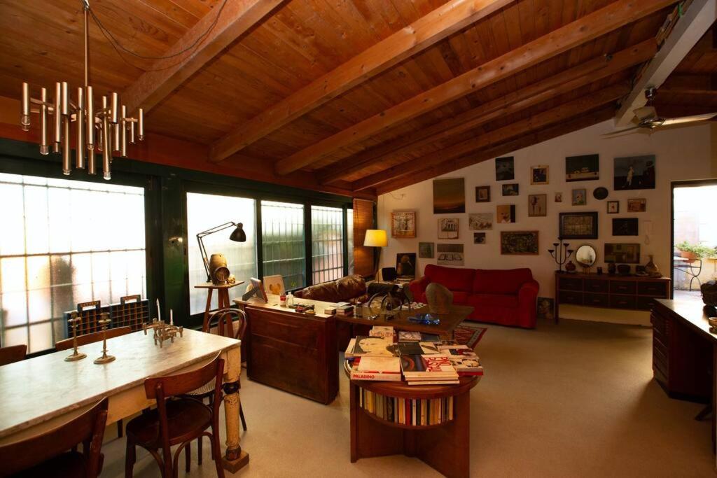 Charming Loft for Art lovers