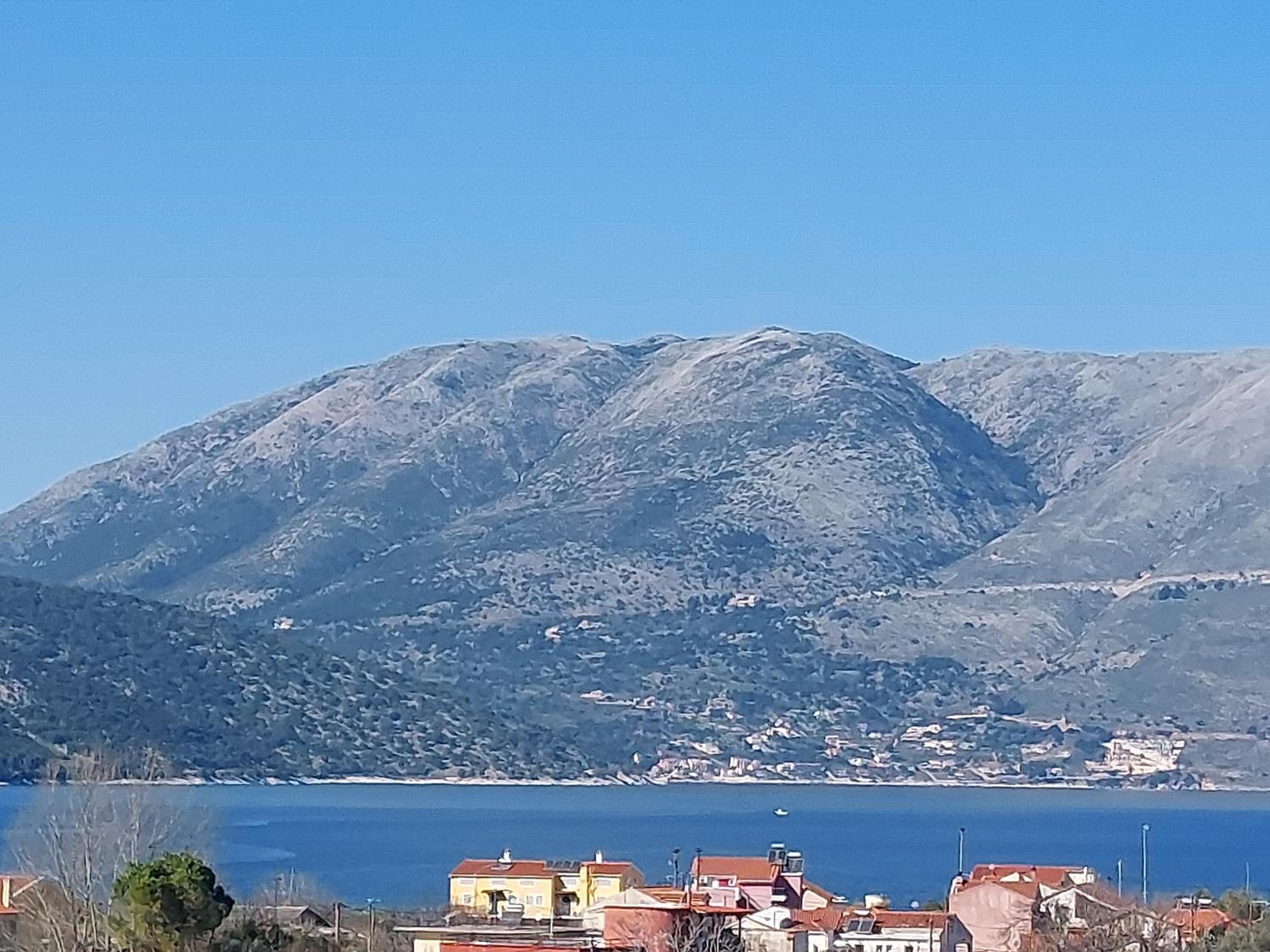 VILLA AVERTO