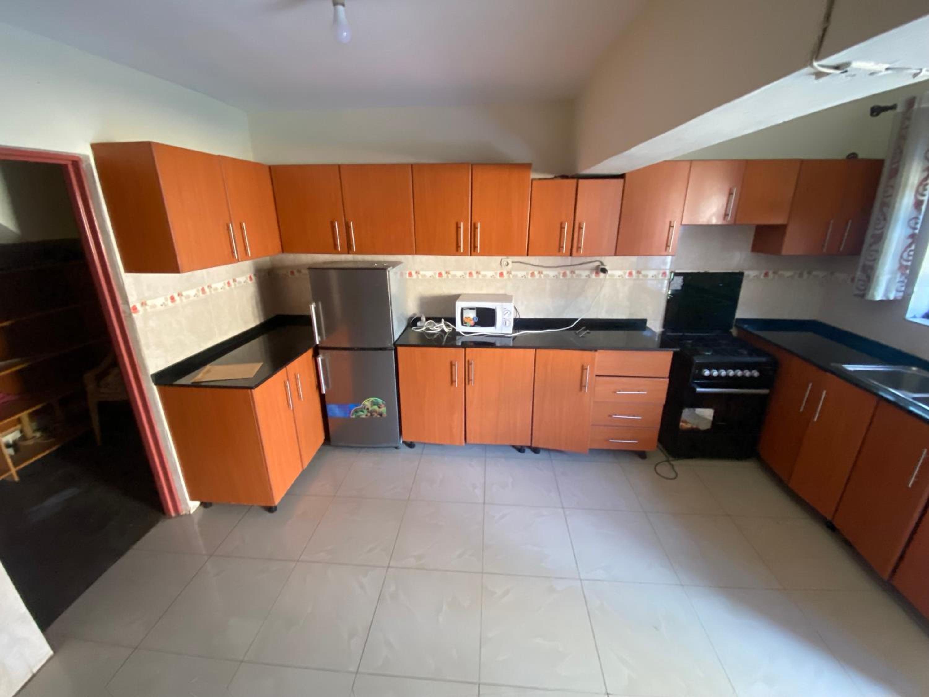 Spacious private and comfy room in Kimihurura view 5