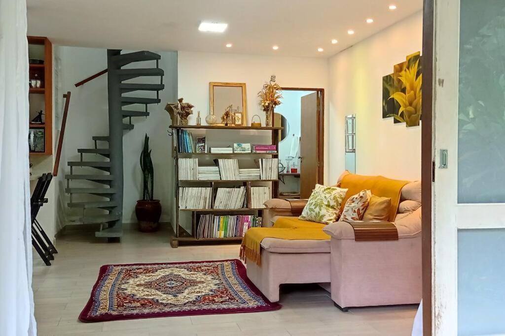 Casa com Quintal Ideal para o Pet e Churrasqueira