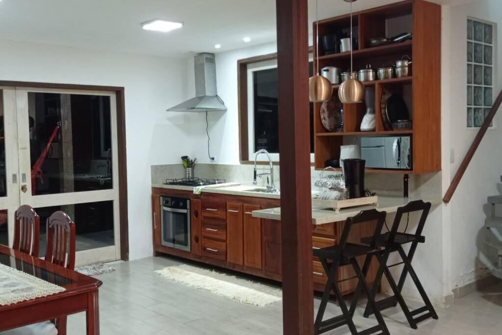 Casa com Quintal Ideal para o Pet e Churrasqueira