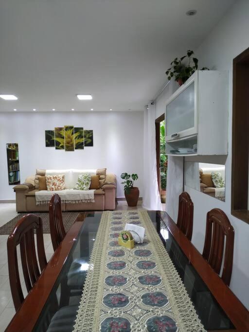 Casa com Quintal Ideal para o Pet e Churrasqueira