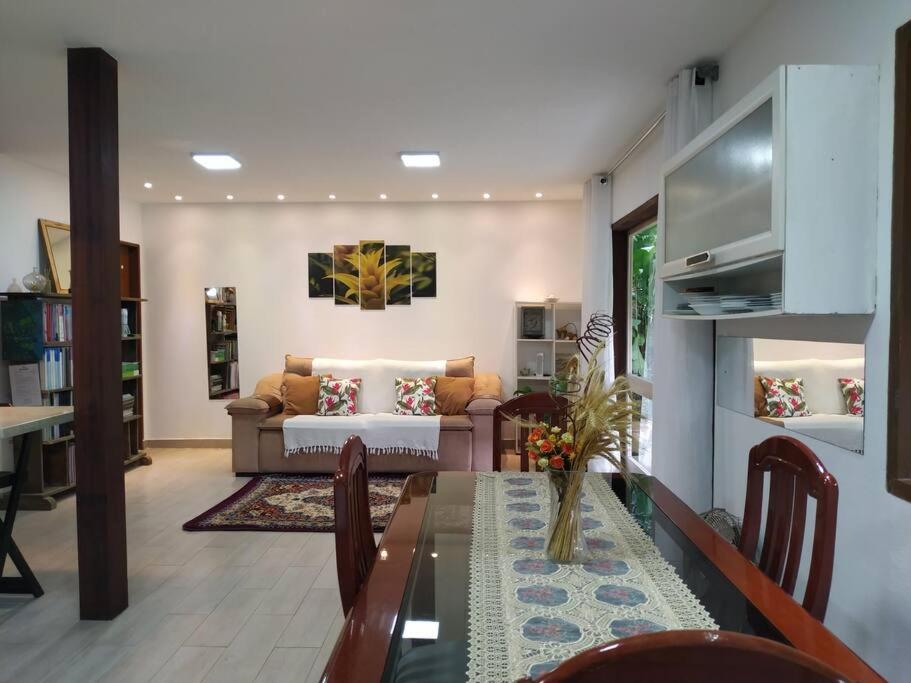 Casa com Quintal Ideal para o Pet e Churrasqueira