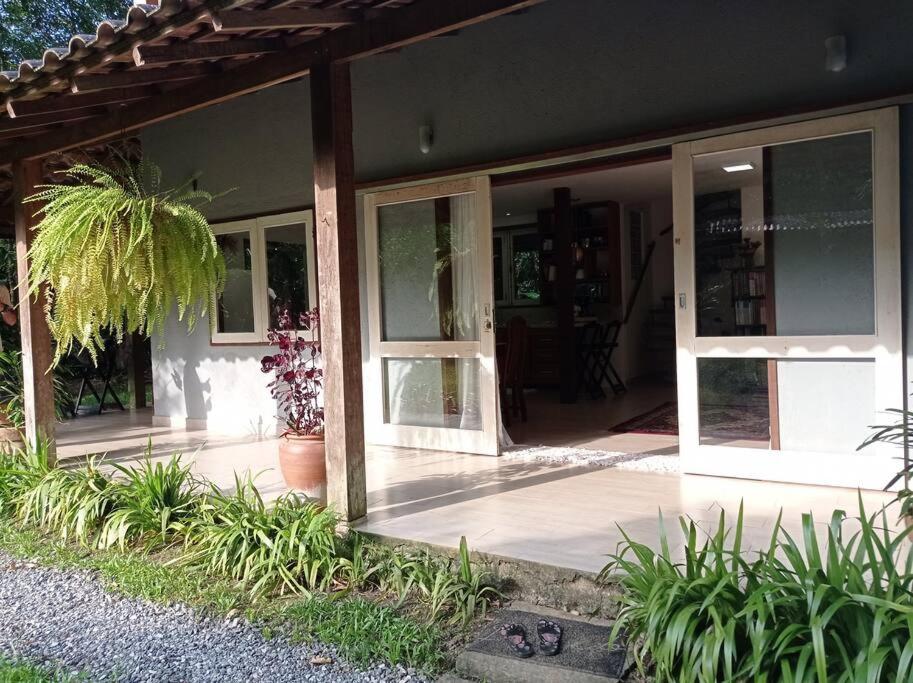 Casa com Quintal Ideal para o Pet e Churrasqueira