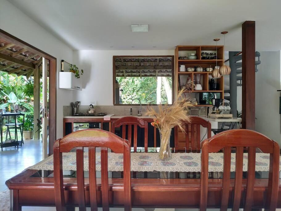 Casa com Quintal Ideal para o Pet e Churrasqueira