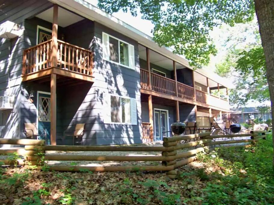 Hotel Tribesman Luxury Villa # 8 Resort on Table Rock Lake near Silver Dollar City, Branson - Image 1