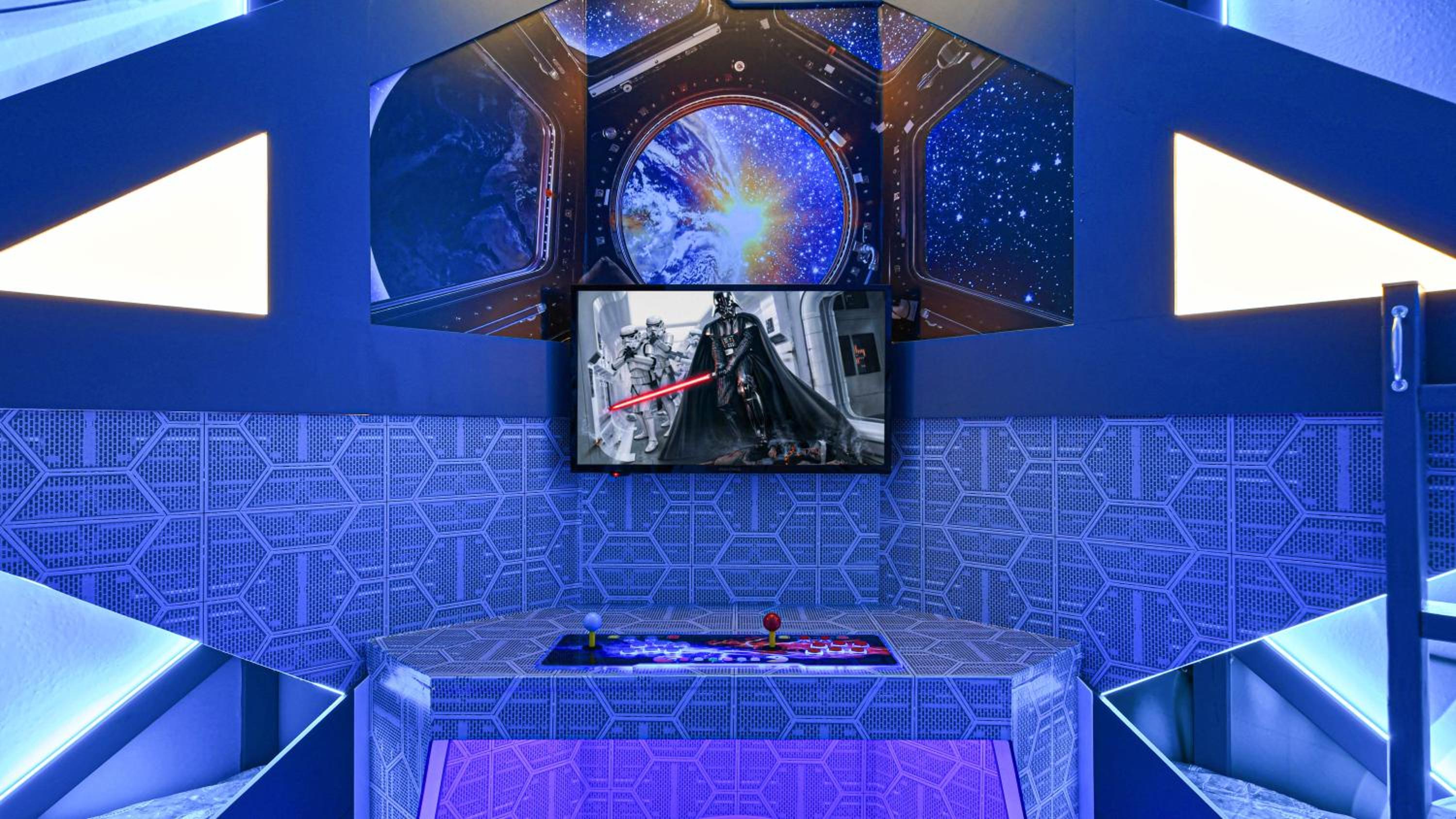 Champions Gate 6BR Private Theater Games Pool Spa