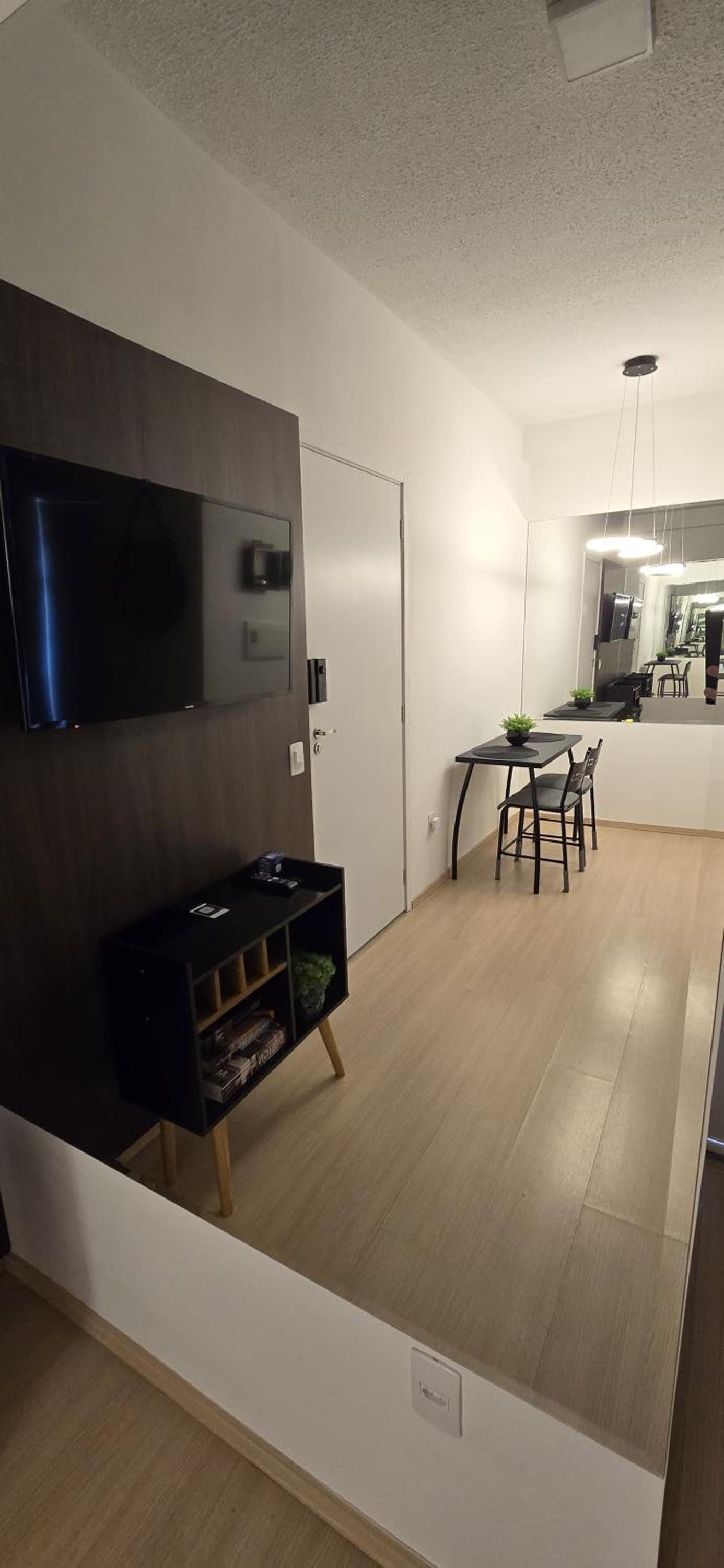 Flat na Av. Fernando Côrrea