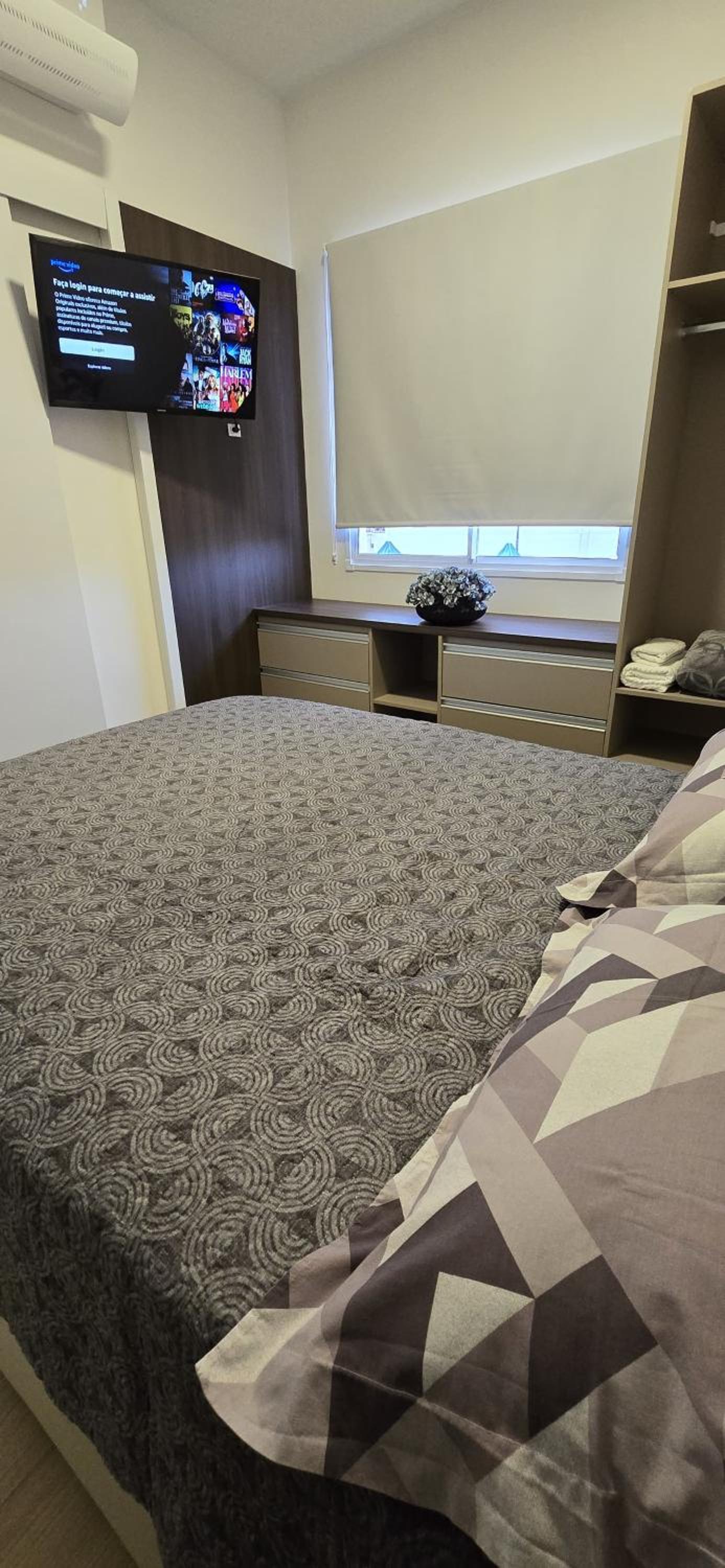 Flat na Av. Fernando Côrrea