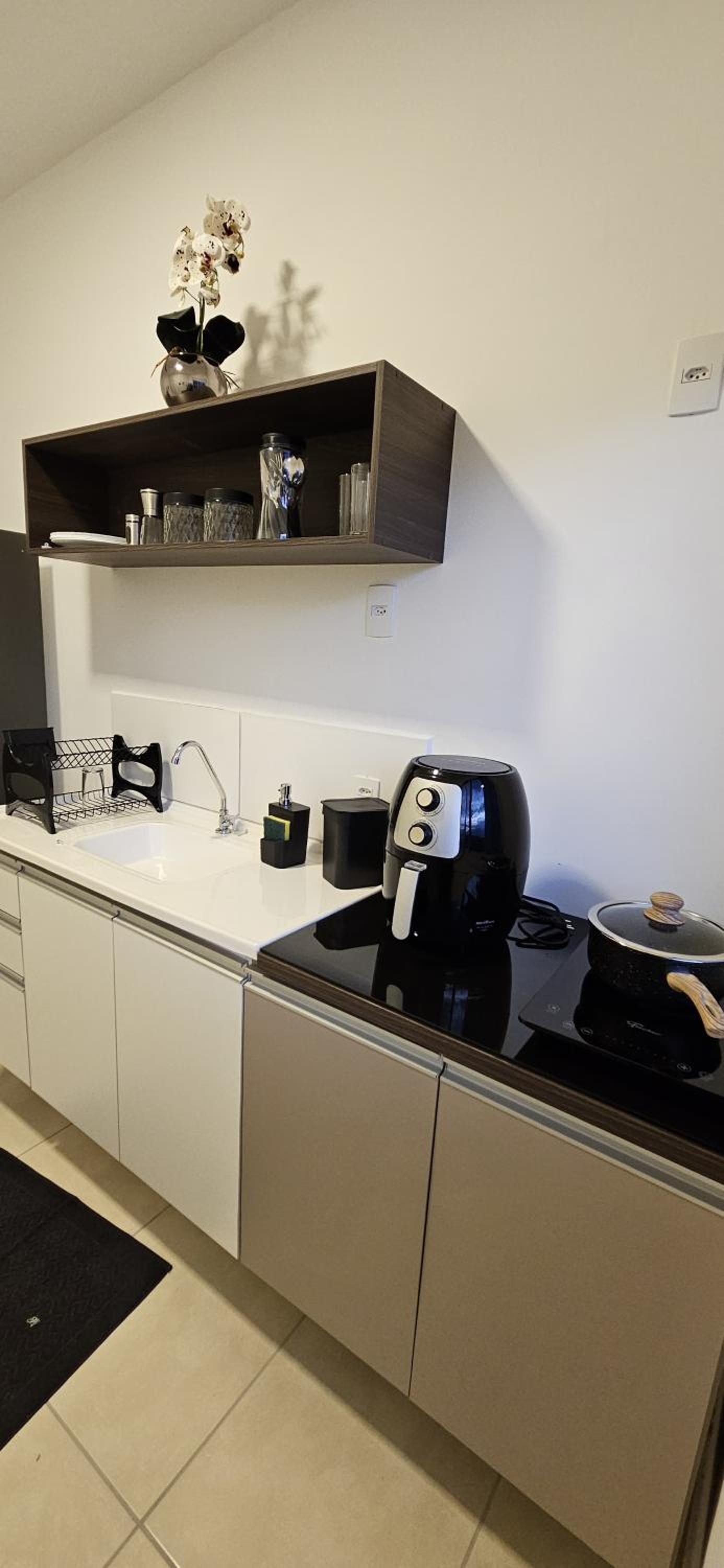 Flat na Av. Fernando Côrrea