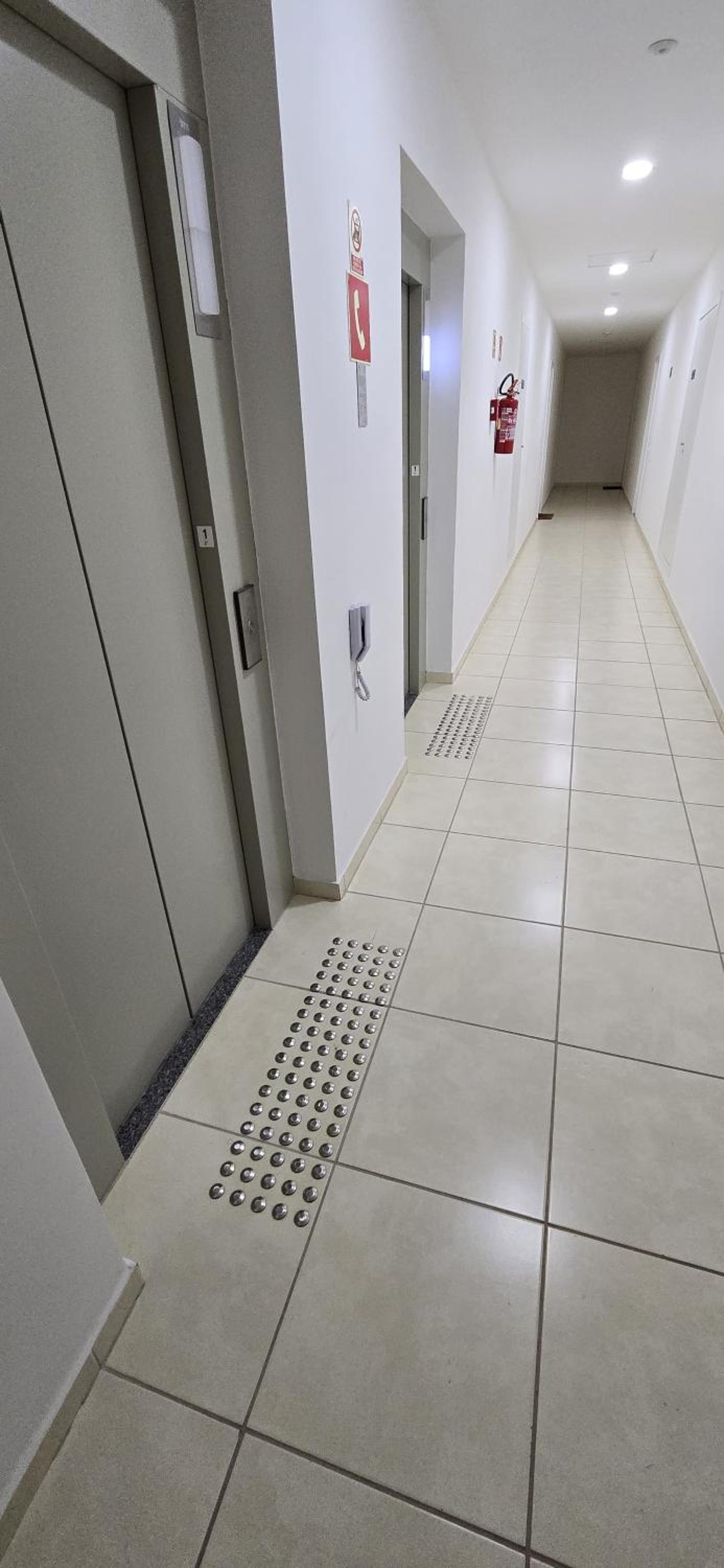Flat na Av. Fernando Côrrea