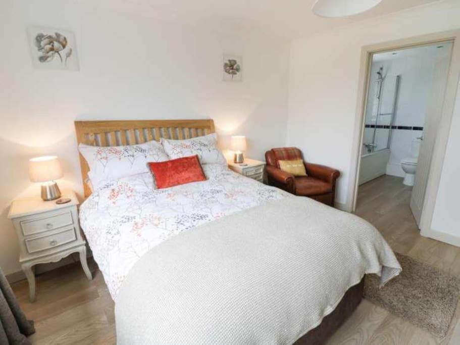 The Cottage in Baxterley. Peaceful home from home. Beautifully finished. view 2