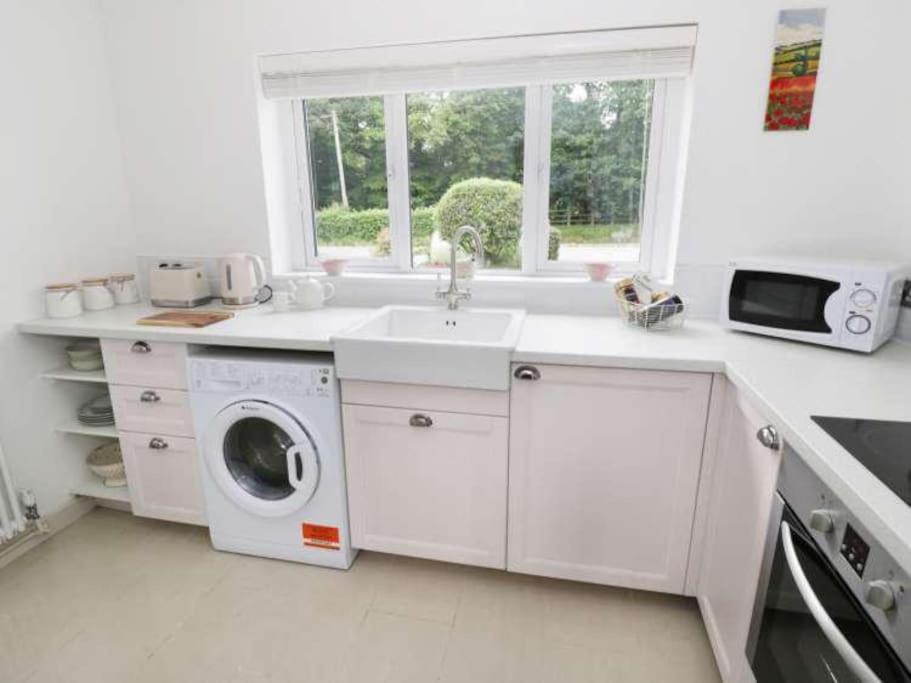 The Cottage in Baxterley. Peaceful home from home. Beautifully finished. view 4