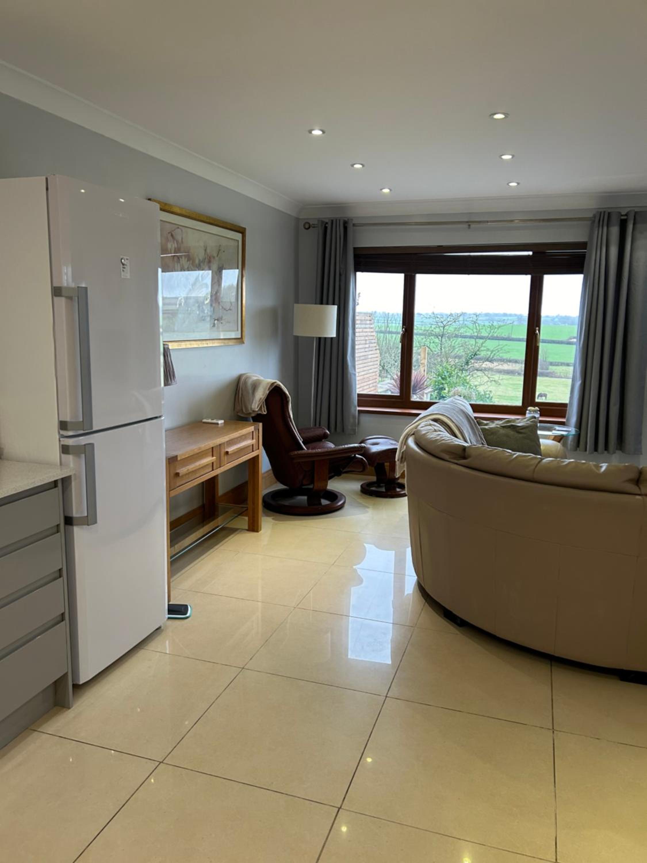 Spacious Self Contained 1 Bedroom Flat Colwinston view 5