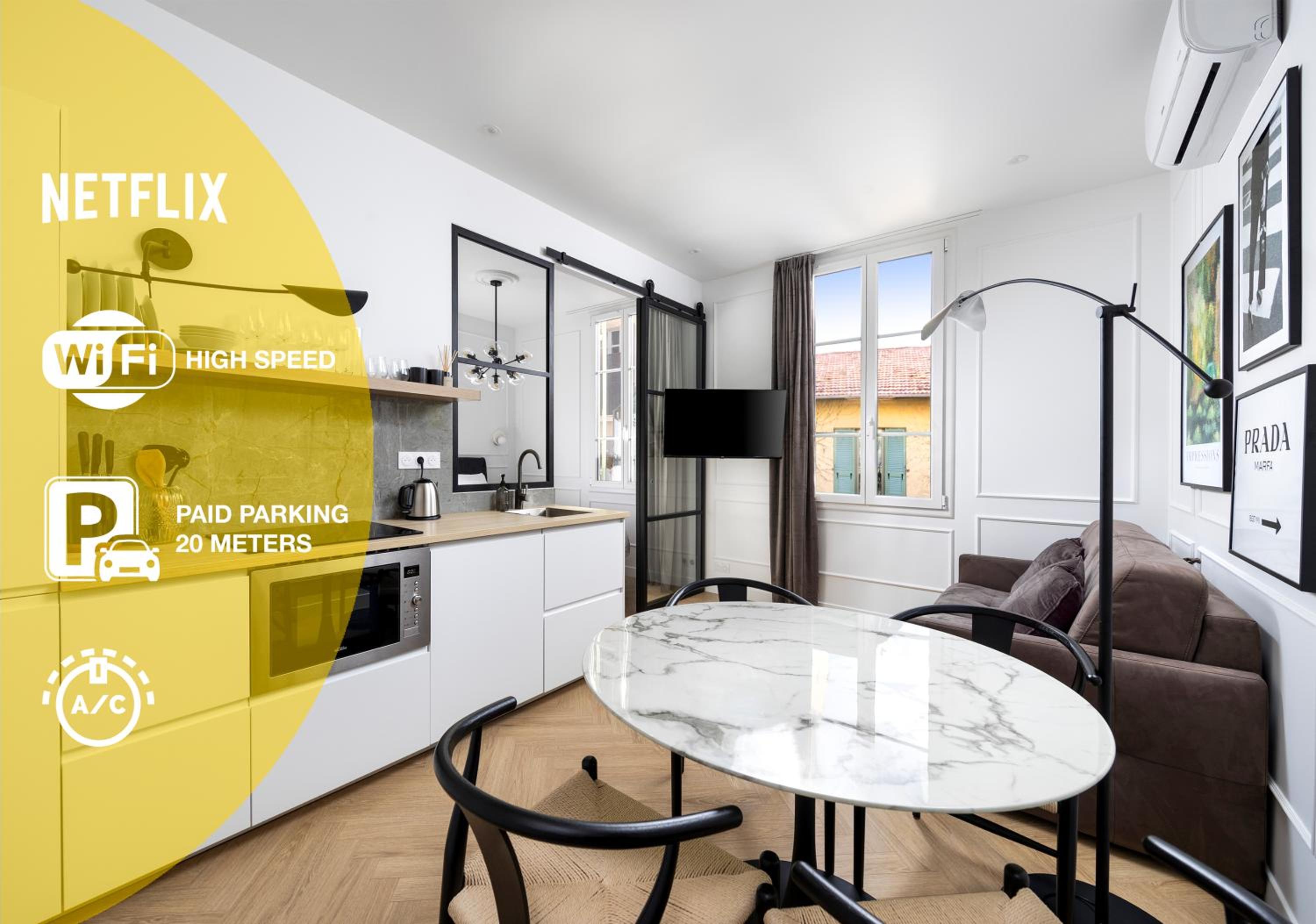 Hotel Secret Contemporary Courtyard - Image 1