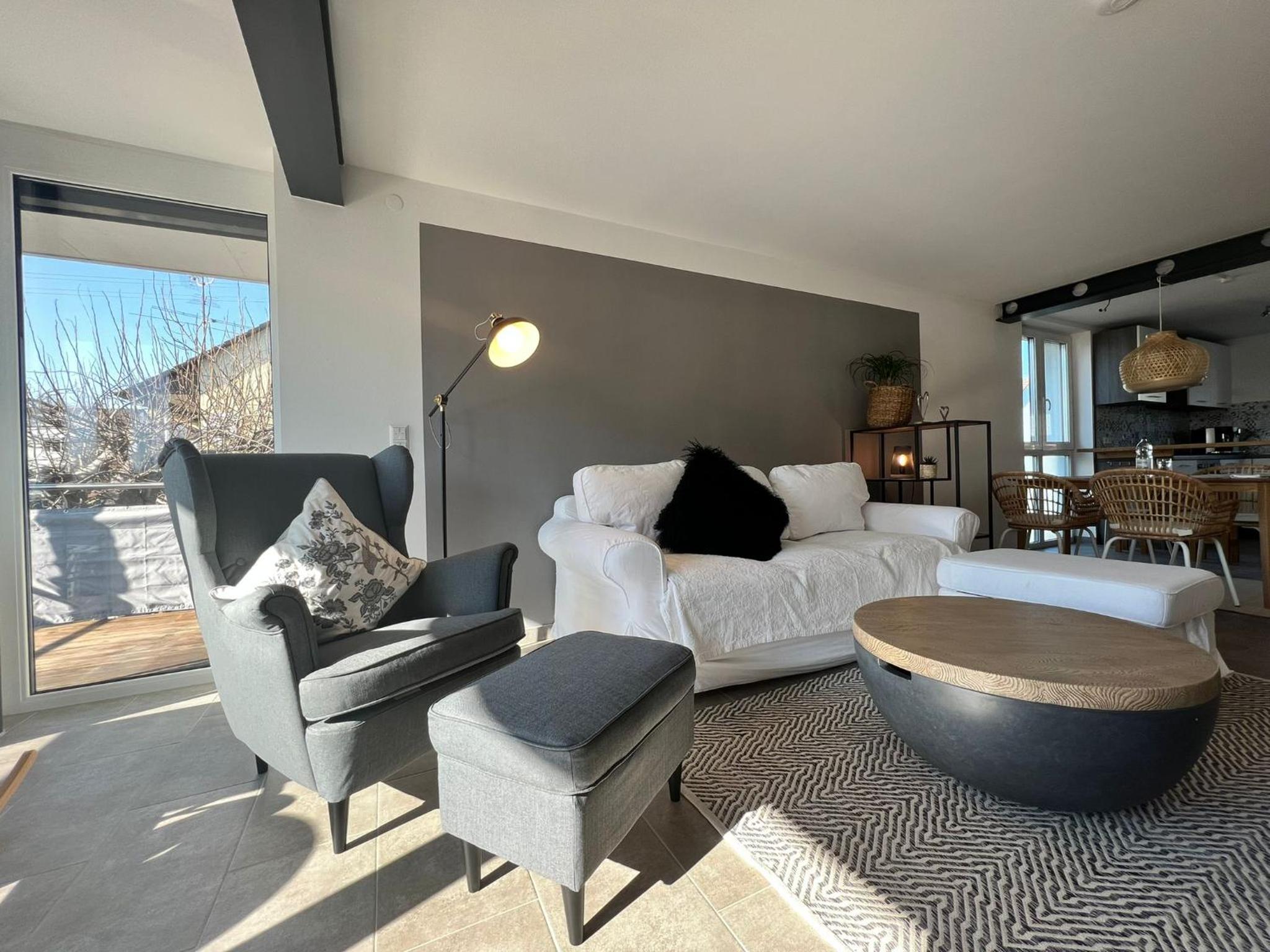 Sonnenschein en Stetten — lounge