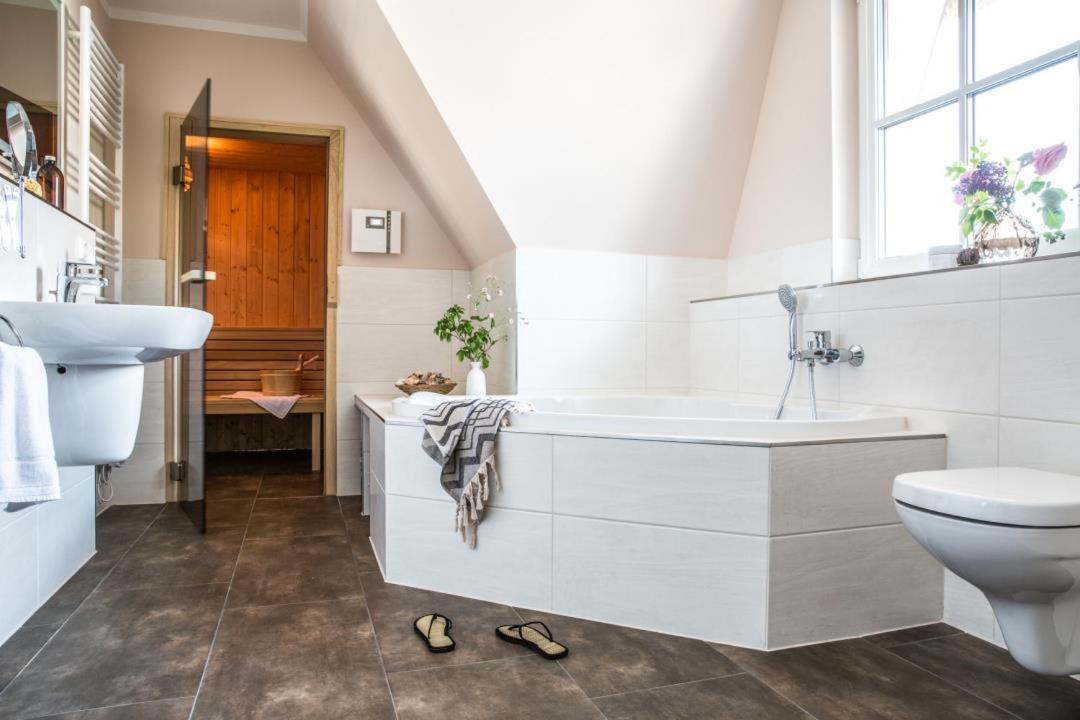 Haus Rose, Luxus-Ferienhaus in Fuhlendorf fur 4 Personen