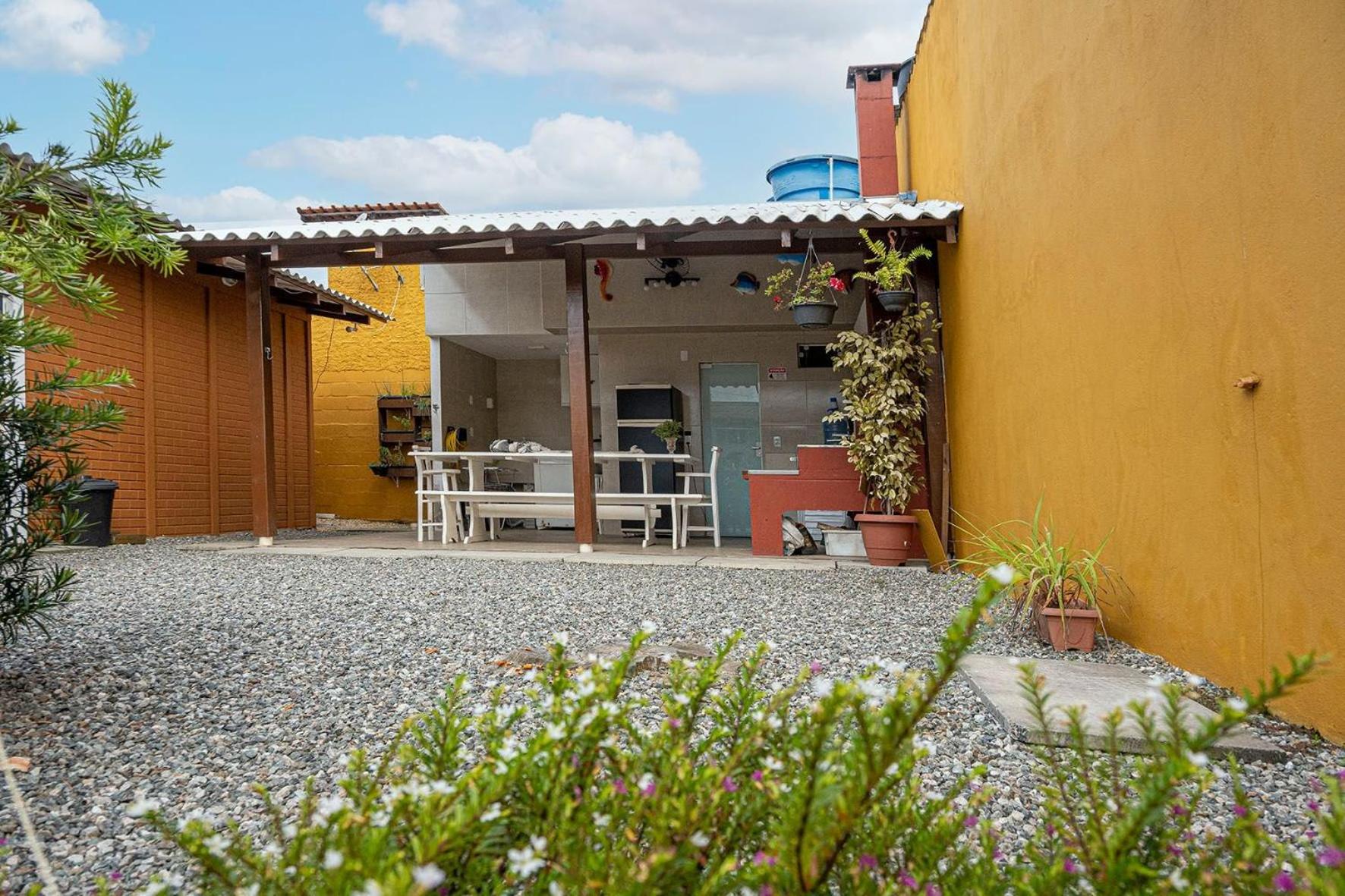 Casa de férias familiar com linda vista à 300m da Meia Praia de Navegantes