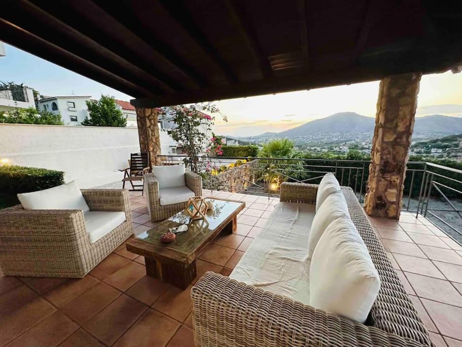 Escape pool villa in Anavissos