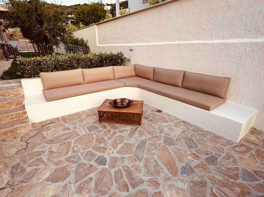 Escape pool villa in Anavissos