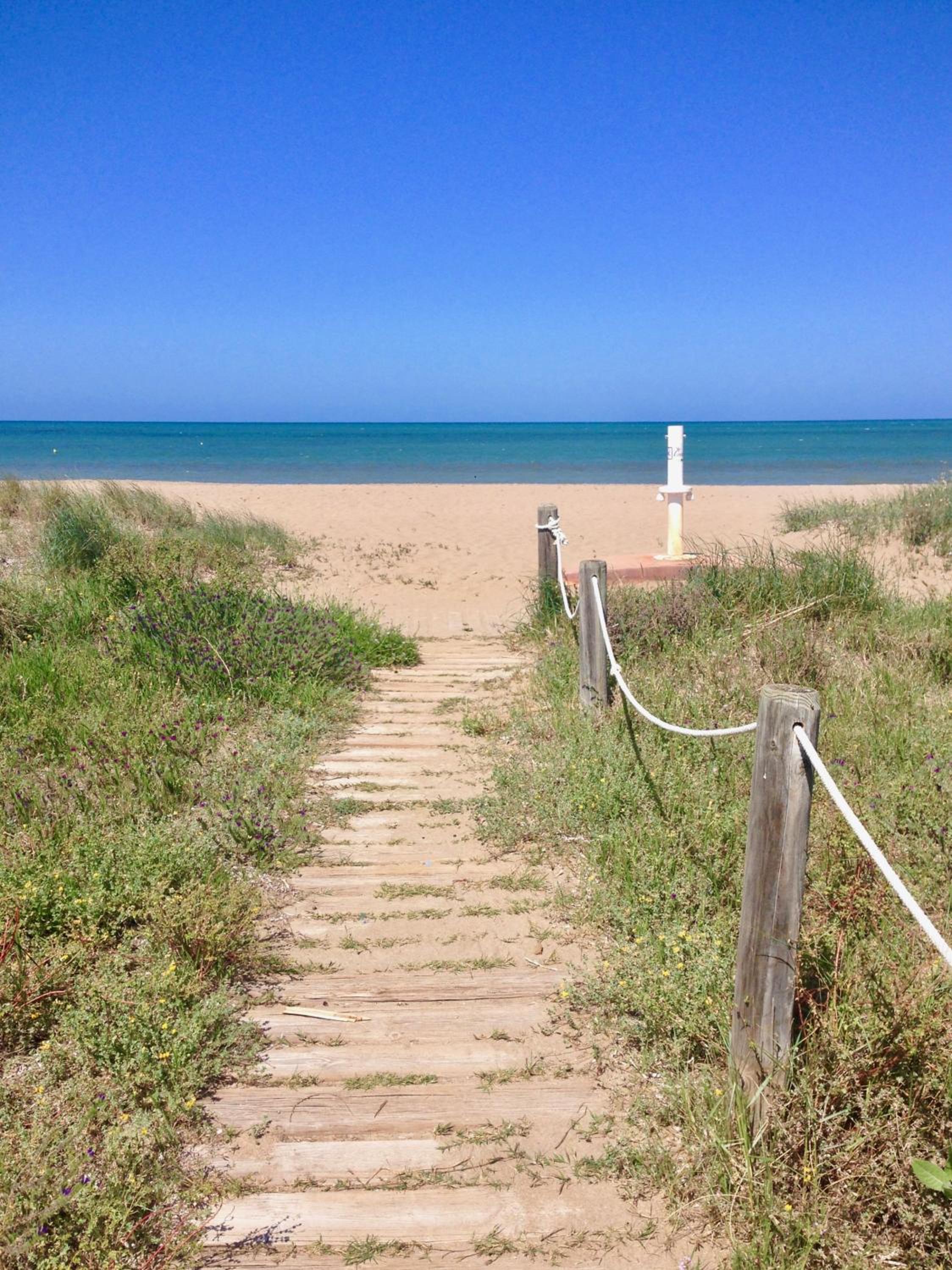 Cosy apartment directly on the beach / few mins from the city center view 5
