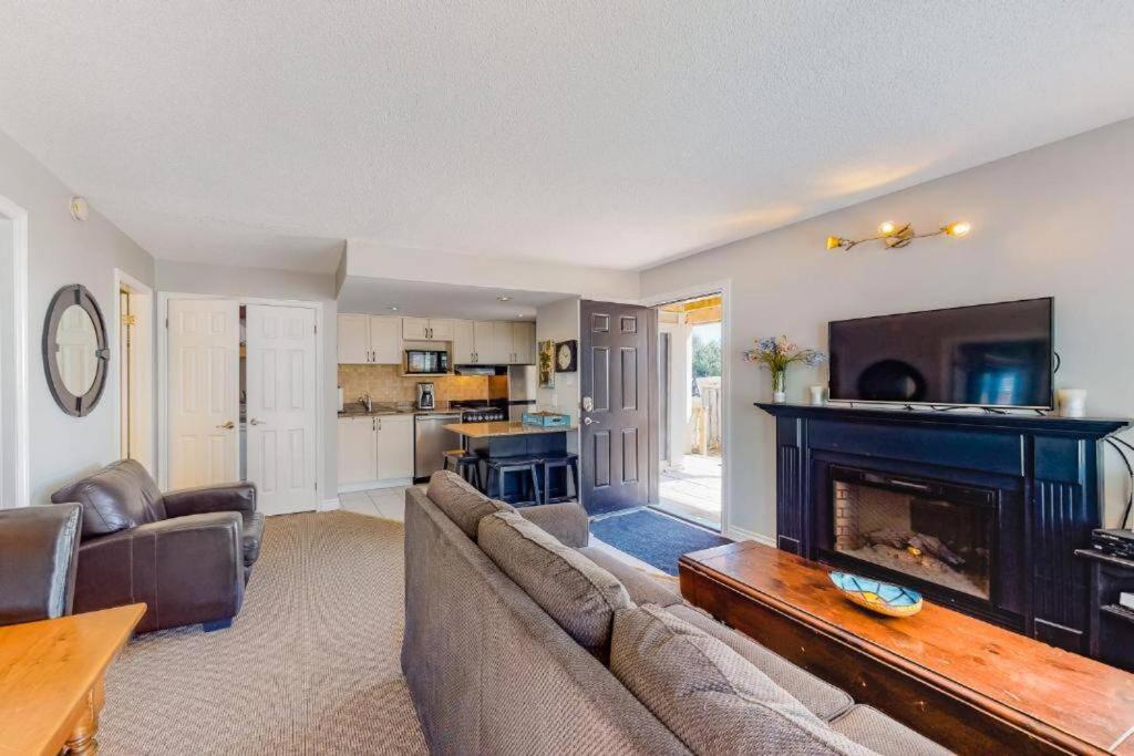 Steps to the Hill 1 Bedroom CraveTV