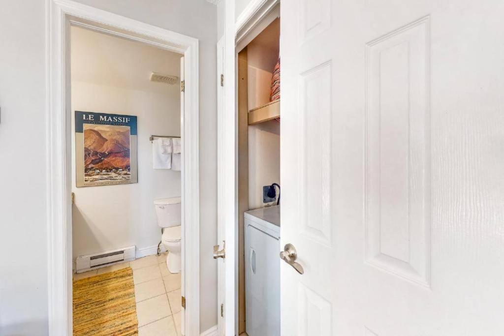 Steps to the Hill 1 Bedroom CraveTV