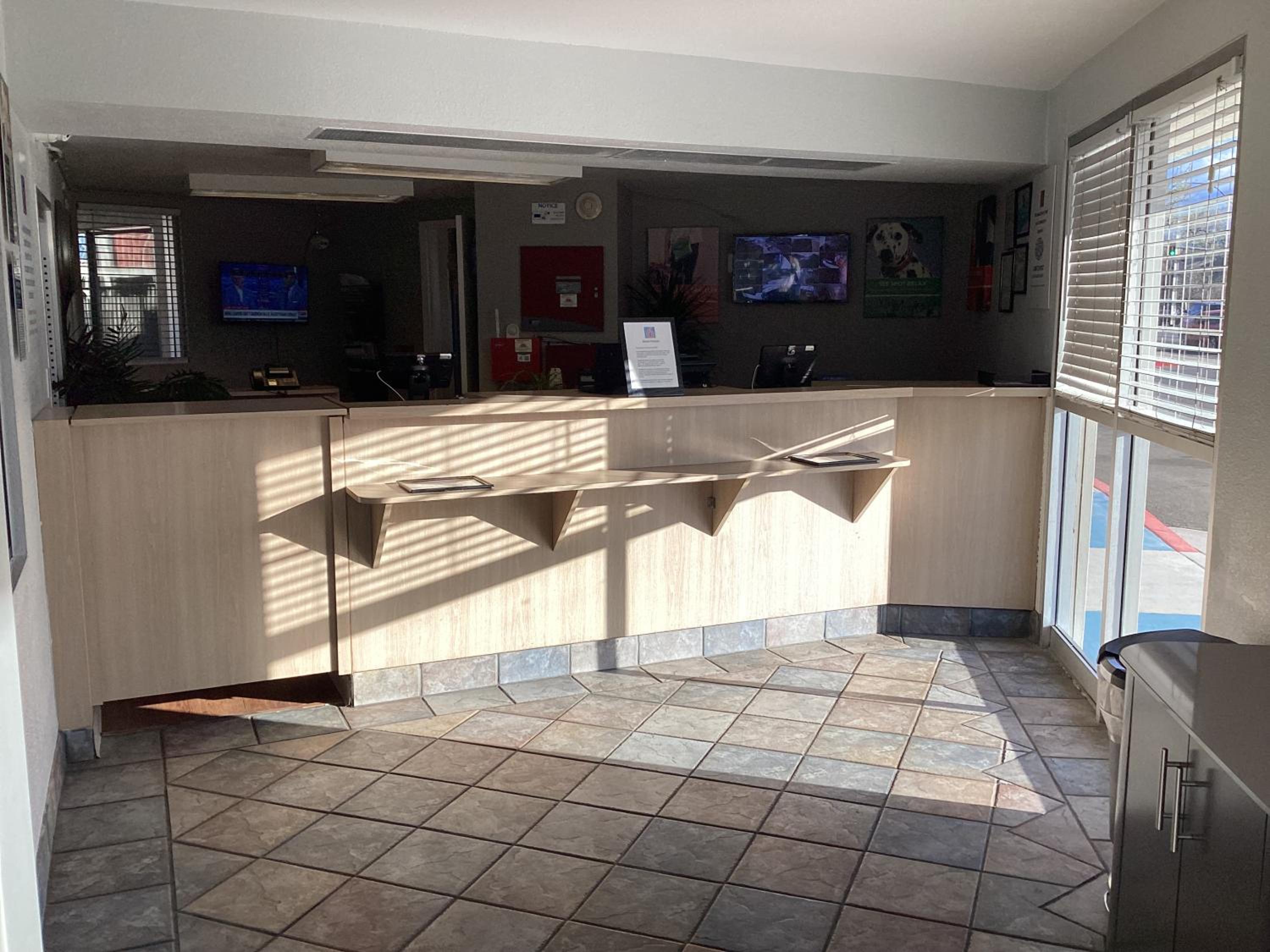 Reno Vacations - Motel 6-Reno, NV - Livestock Events Center - Property Image 12