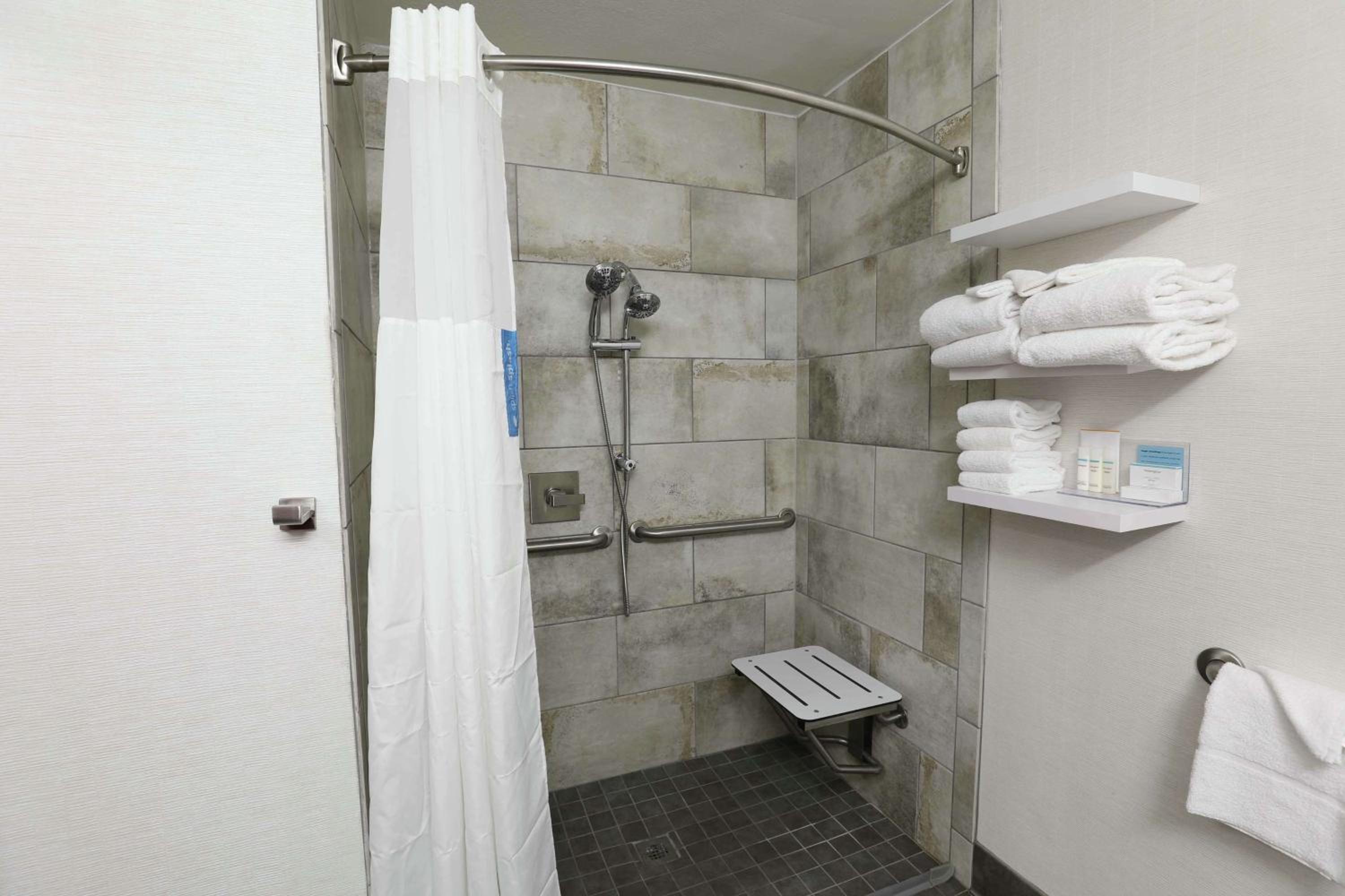 Dyersburg Vacations - Hampton Inn Dyersburg - Property Image 4