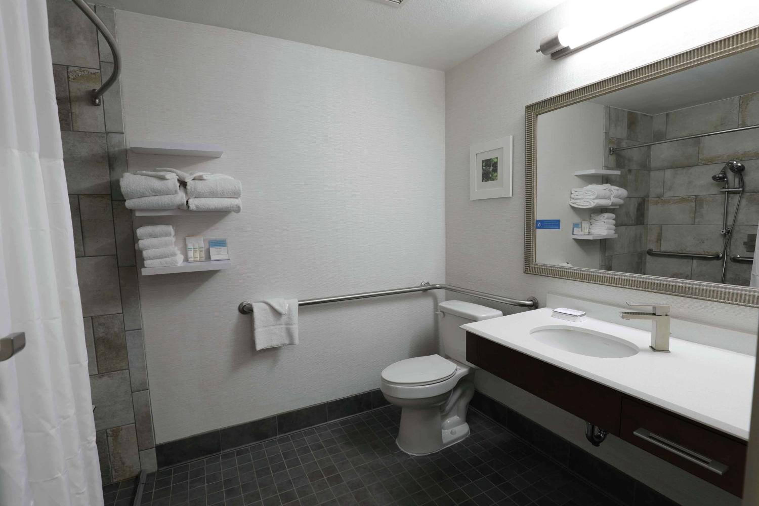 Dyersburg Vacations - Hampton Inn Dyersburg - Property Image 12