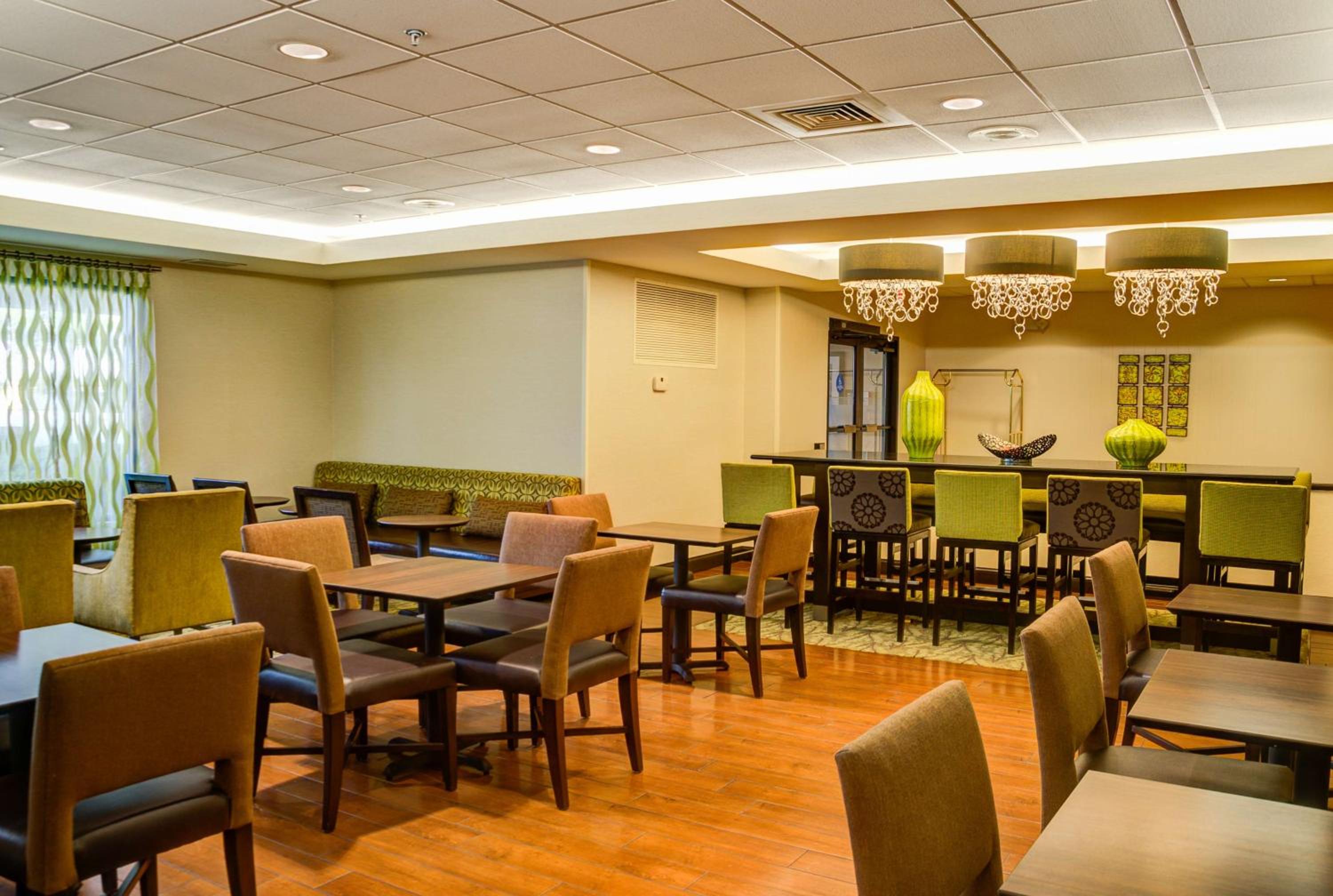 Frankfort Vacations - Hampton Inn Frankfort - Property Image 16