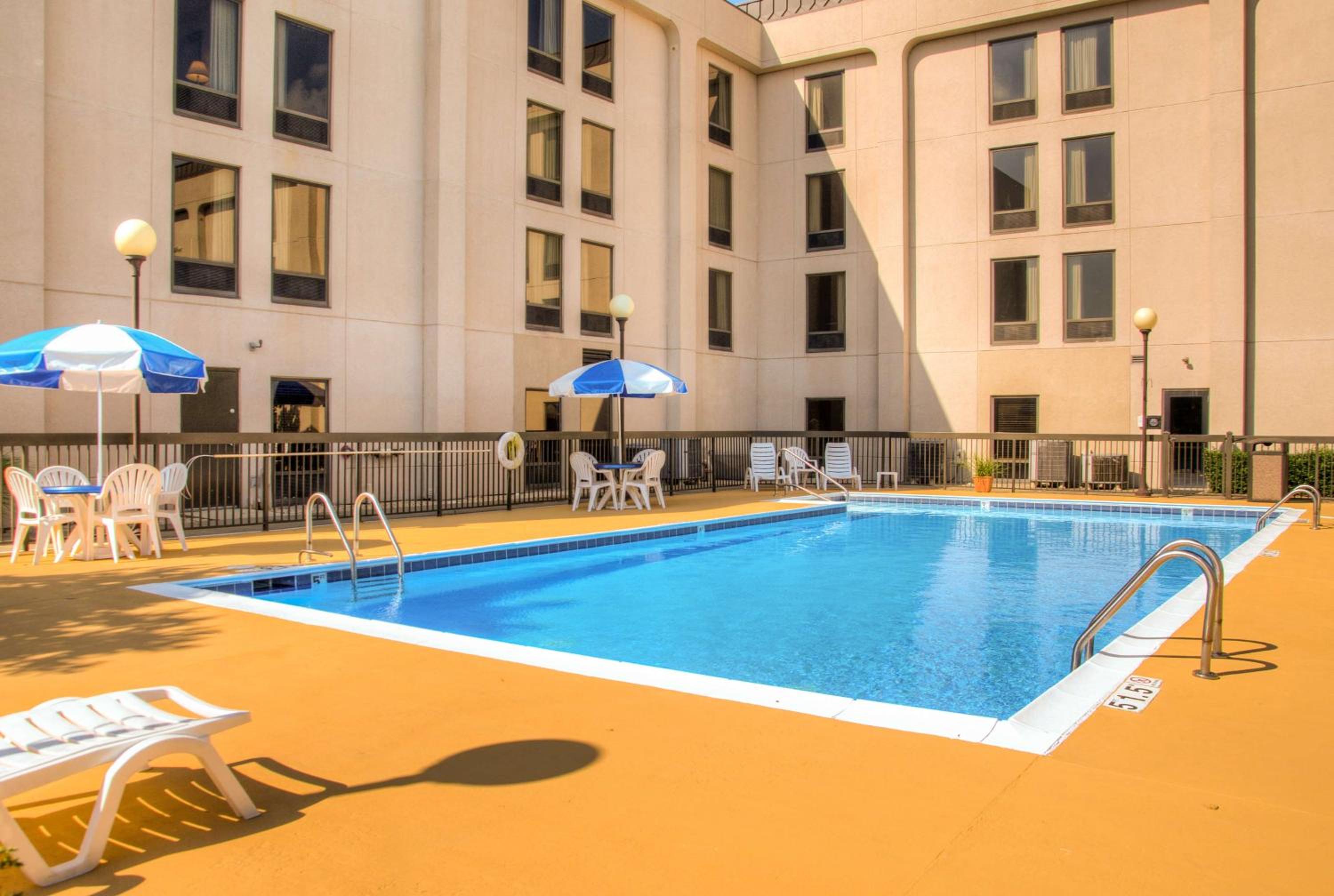 Frankfort Vacations - Hampton Inn Frankfort - Property Image 15