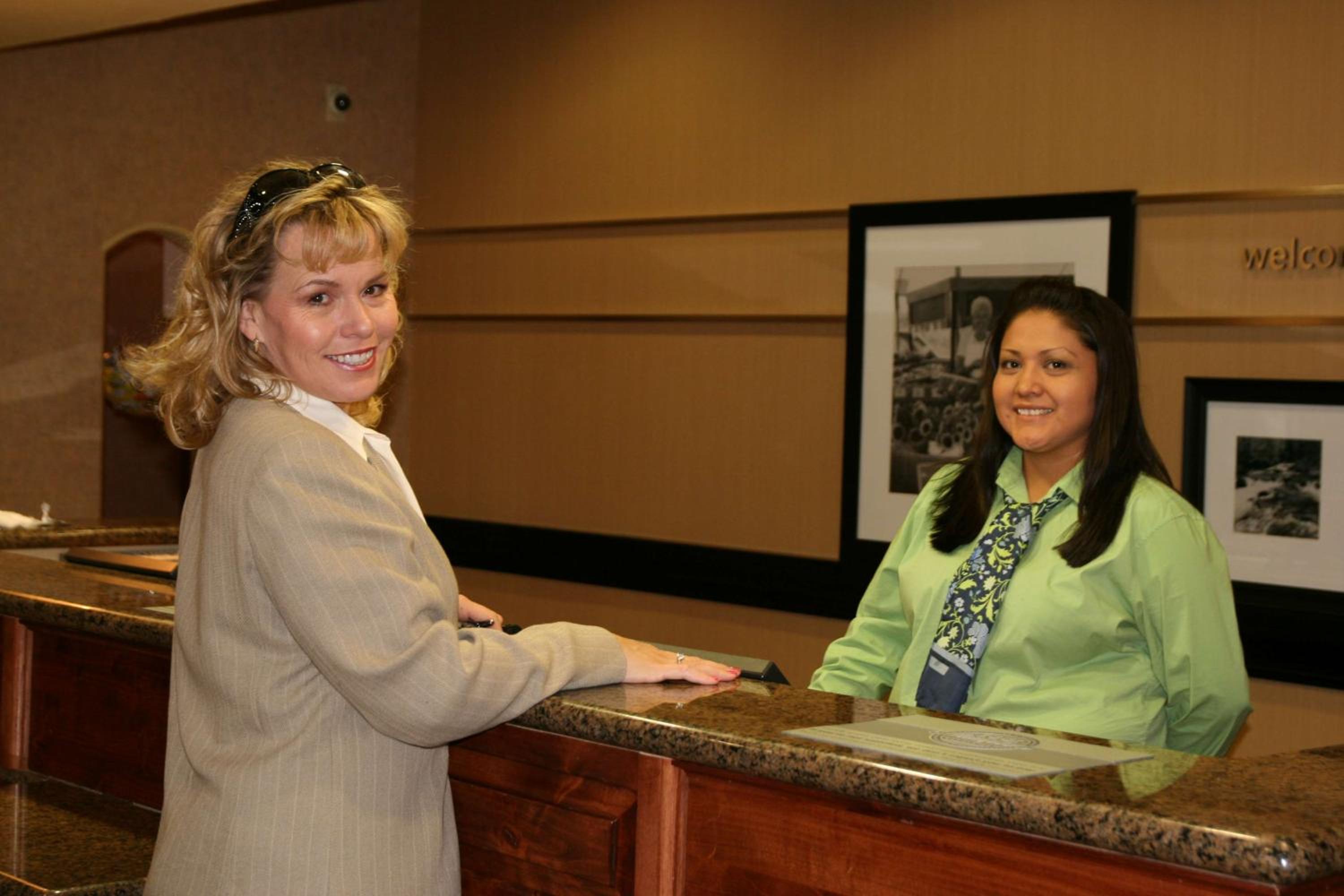 Farmington Vacations - Hampton Inn  Suites Farmington - Property Image 5