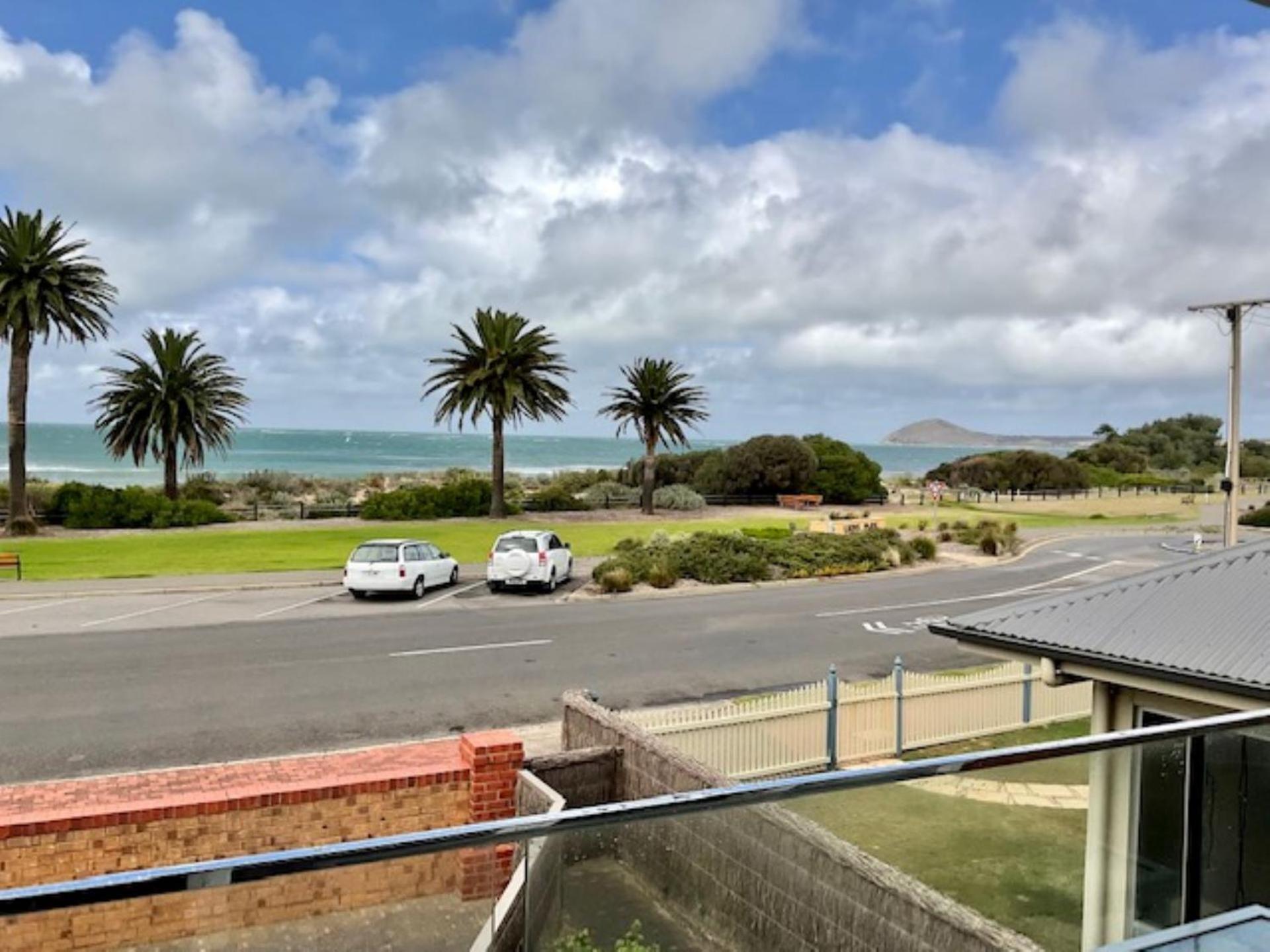 Beach Front with Amazing Ocean Views