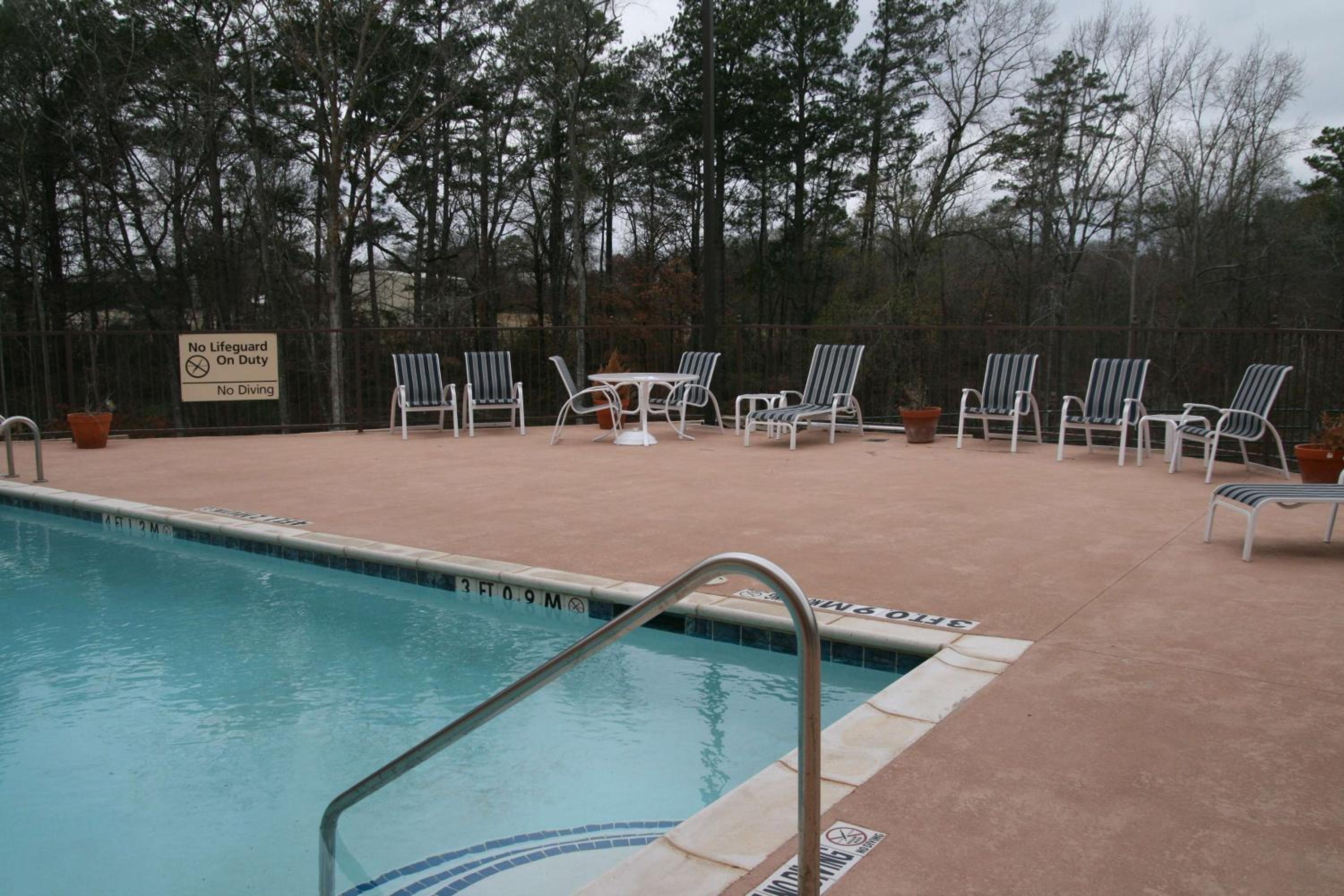 Hawthorn Extended Stay by Wyndham Kilgore view 2