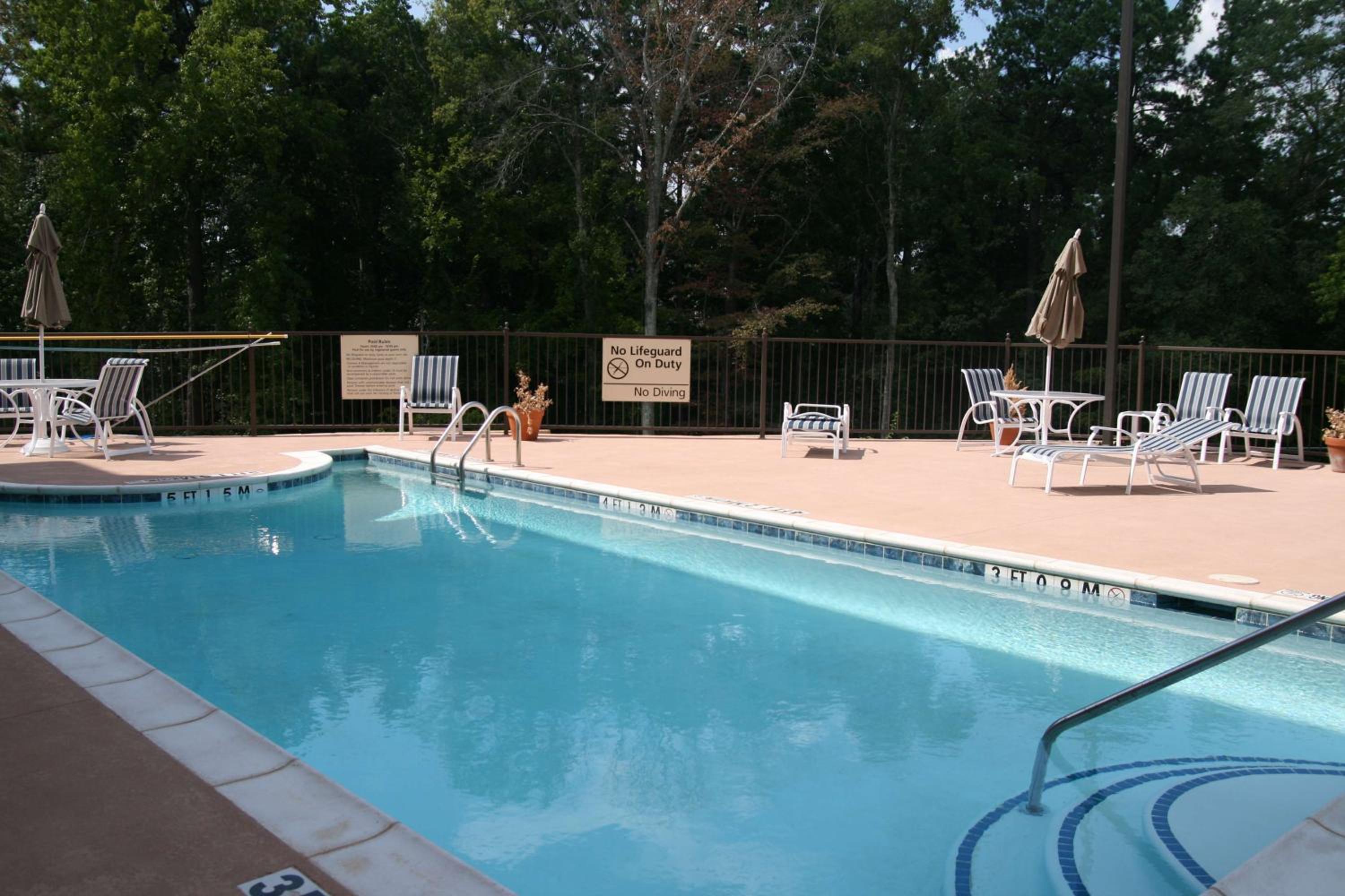 Hawthorn Extended Stay by Wyndham Kilgore view 3