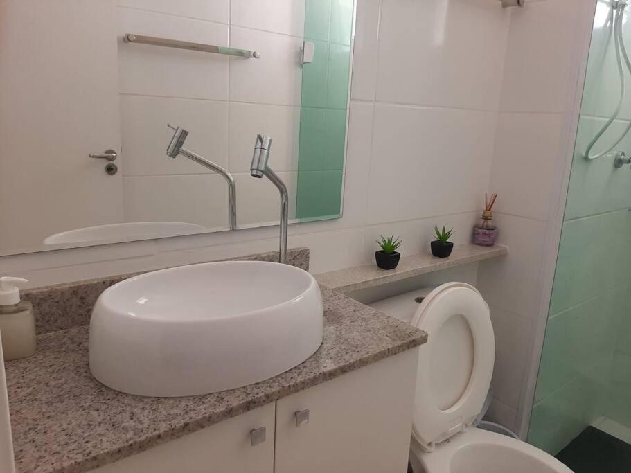 Belíssimo apartamento frente mar